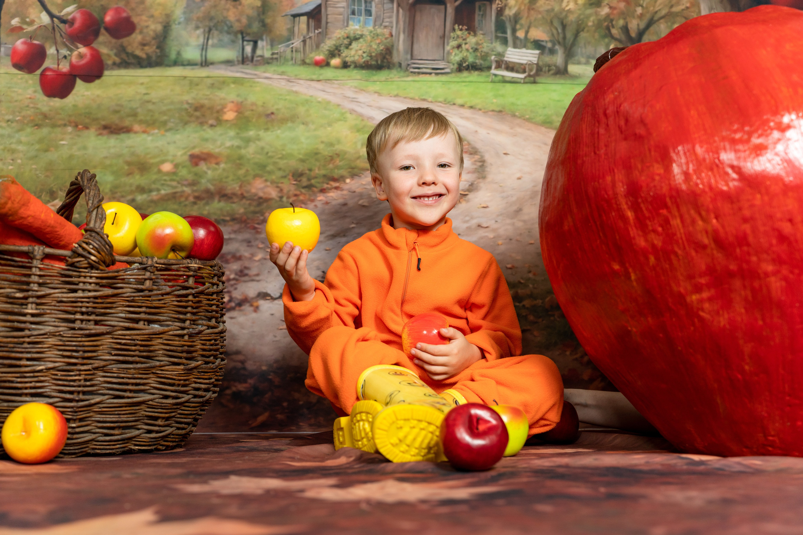 Яблоневый сад. Улыбка выездная фотостудия Красноярск
