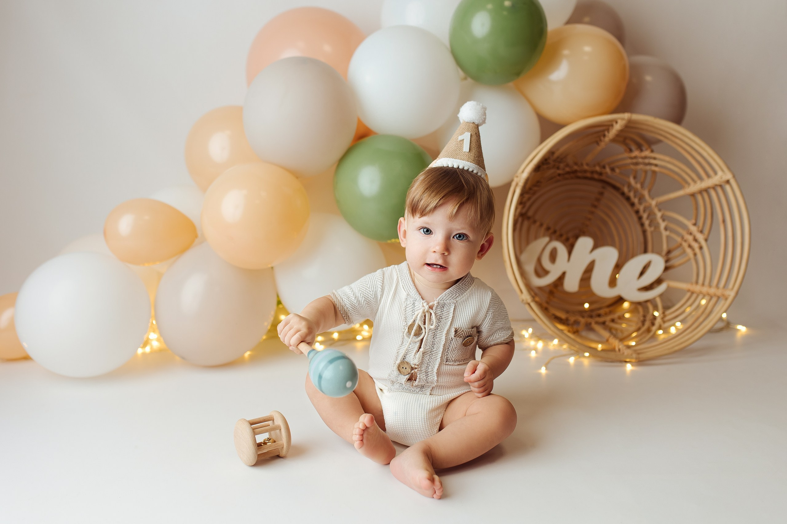 Праздничное оформление. Фотограф беременности, новорожденных Москва. годики под ключ