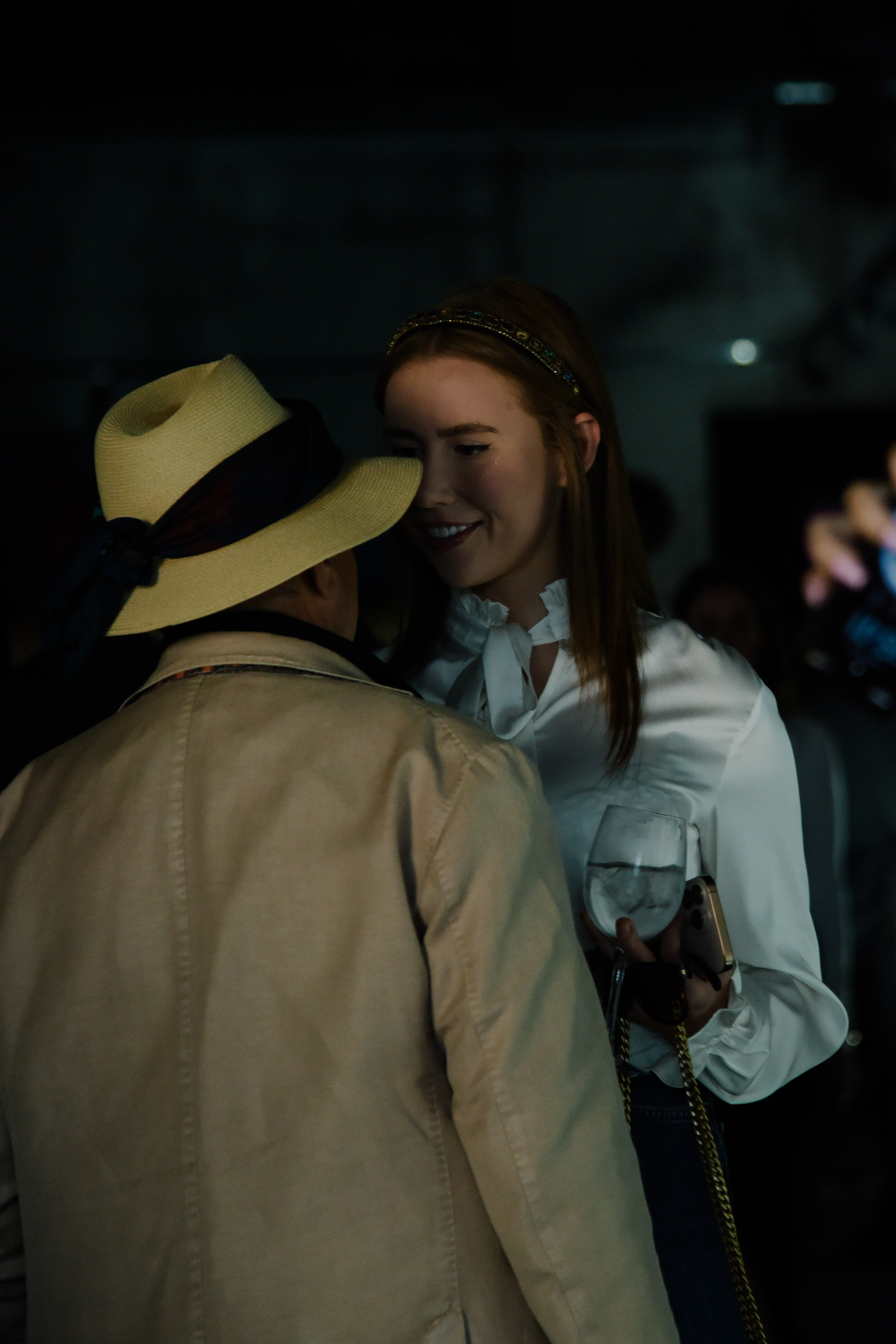 Александр Дильбази Игра взглядов в гранатовом саду. Фотограф Лола Волна, город Москва