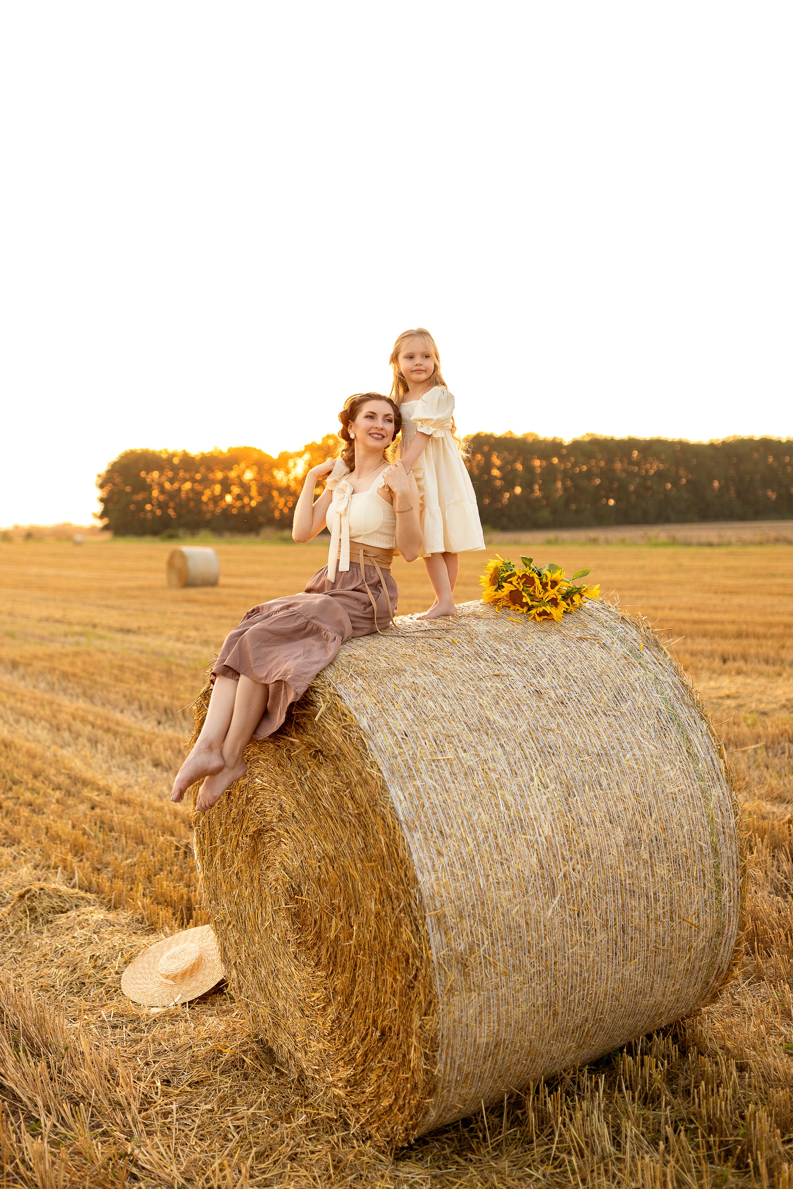 На сеновале. Настасья Перова Фотограф