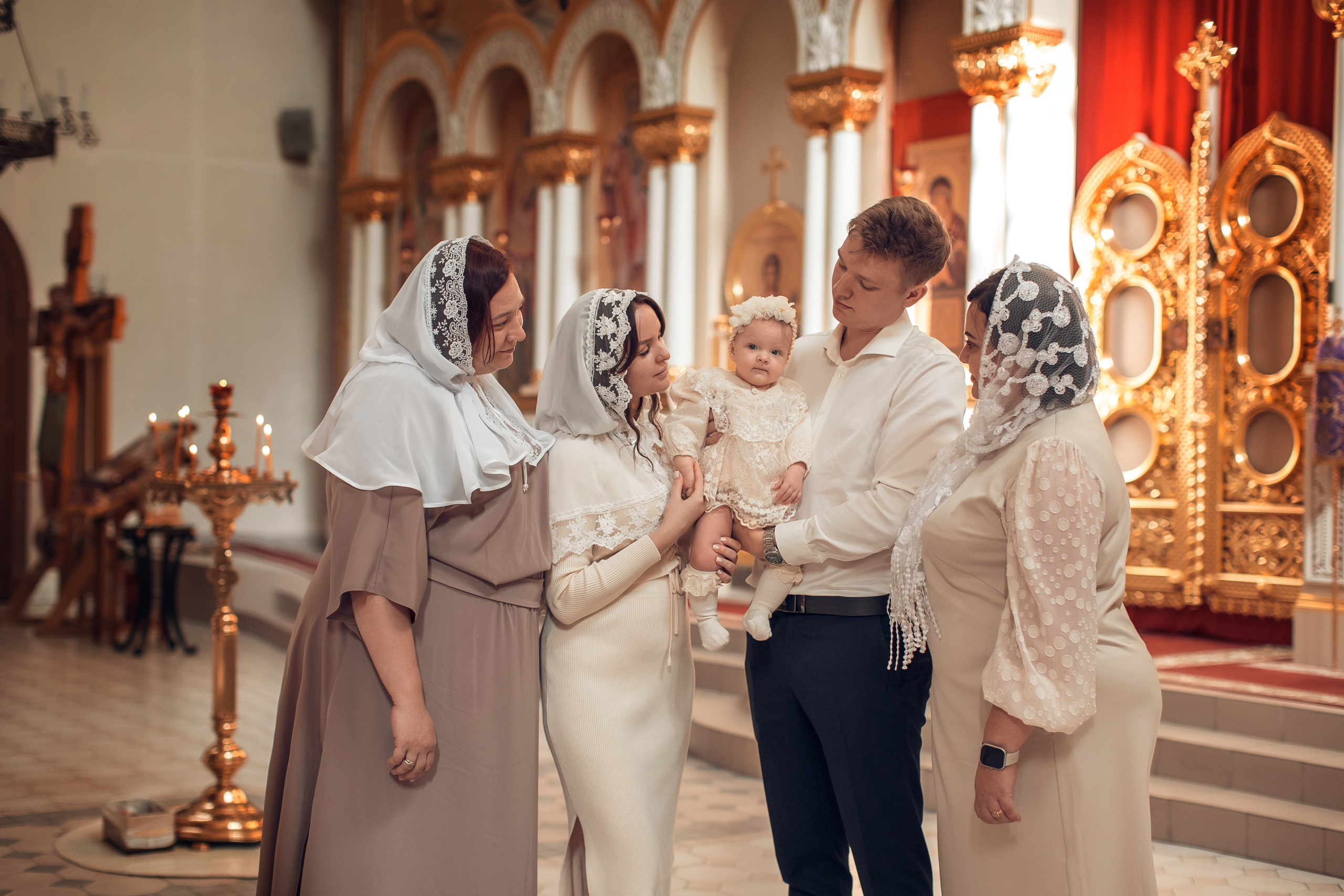 Крещение Евы в храме Спиридона Тримифунтского. Главная