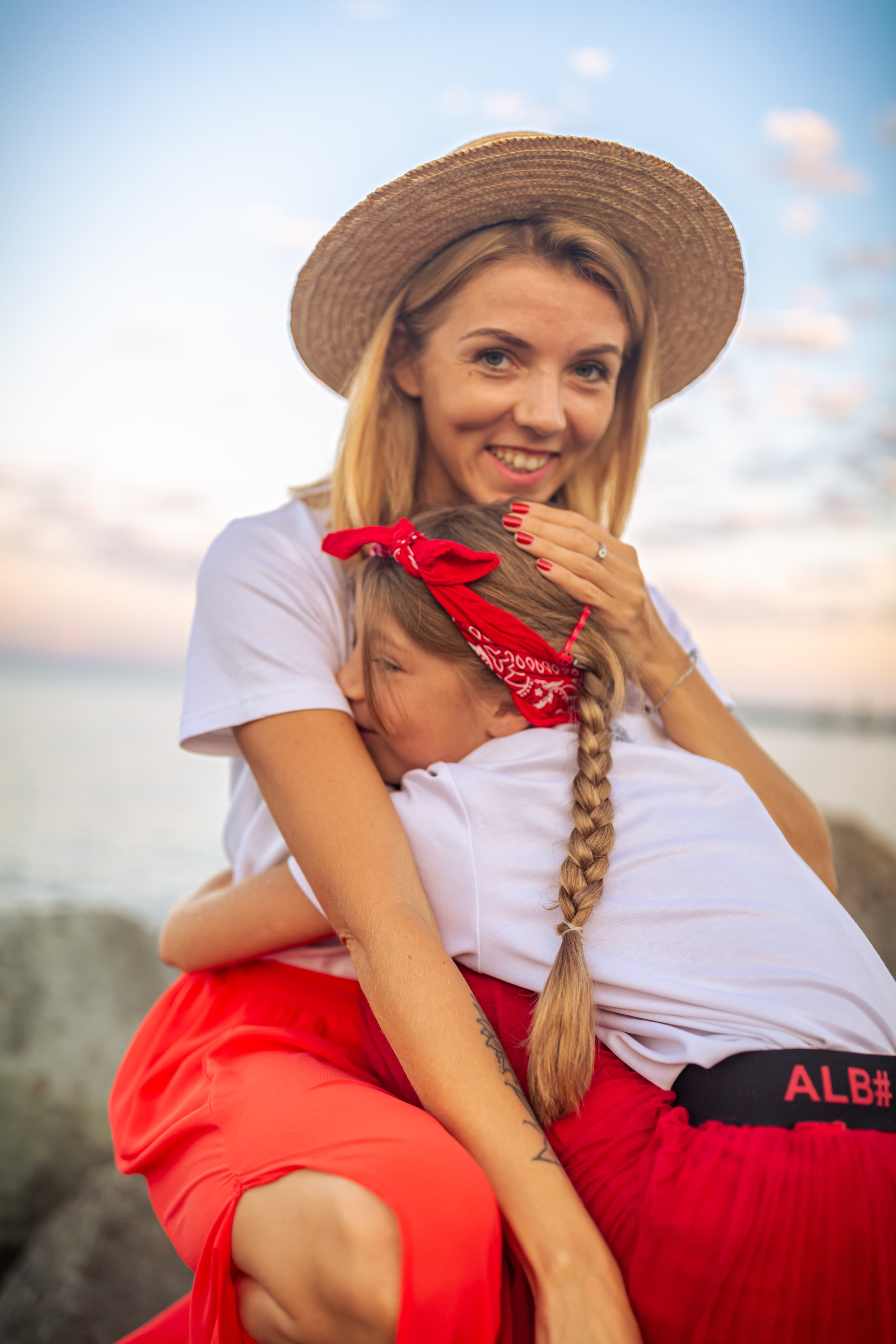 Семейная фотосессия у моря. Контент фотограф для экспертов в соцсетях Алена Собора Москва