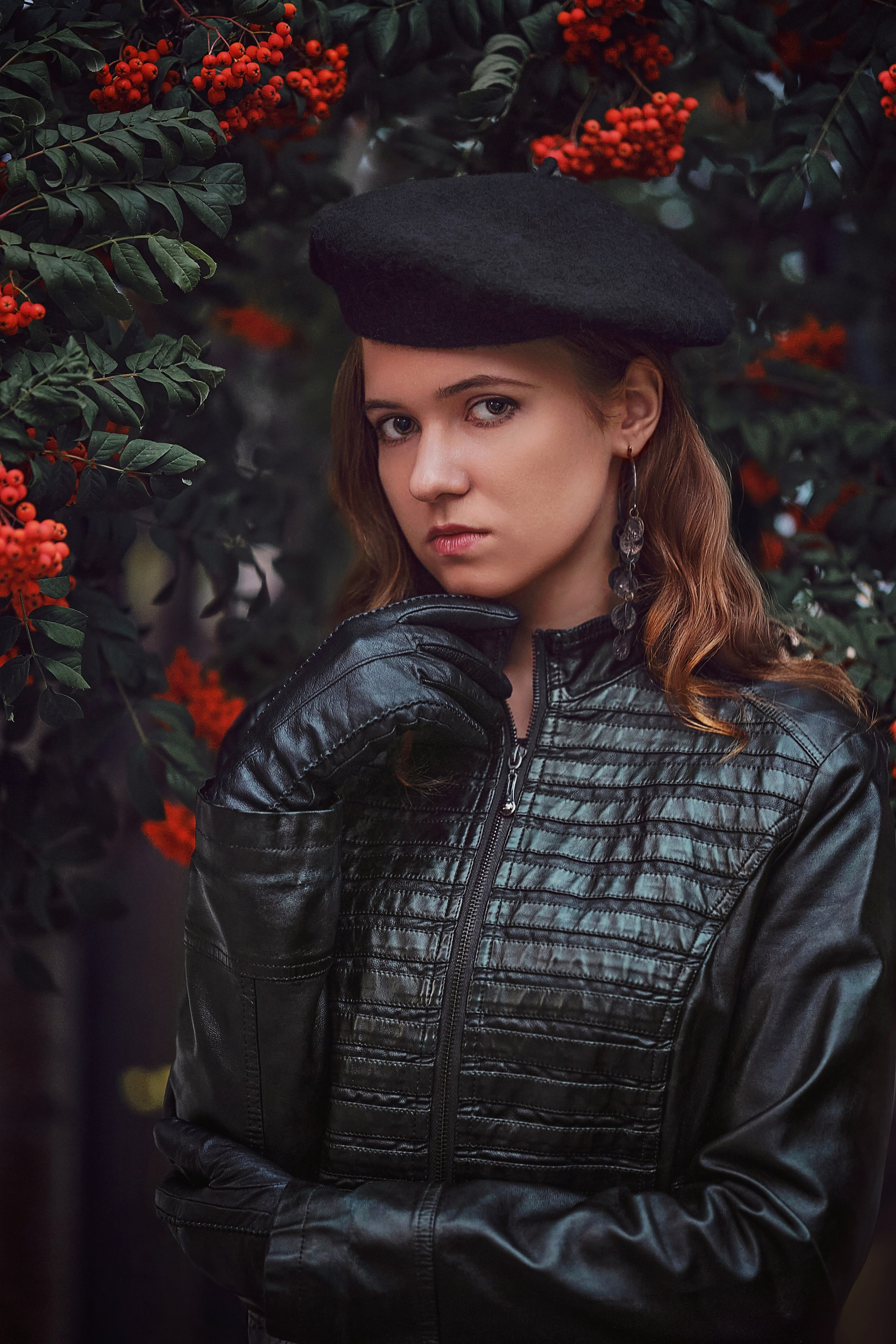 Рябиновые портреты: осенняя фотосессия в Новосибирске. Портретные и детские съемки в Новосибирске. Фотограф Мария Колчанова