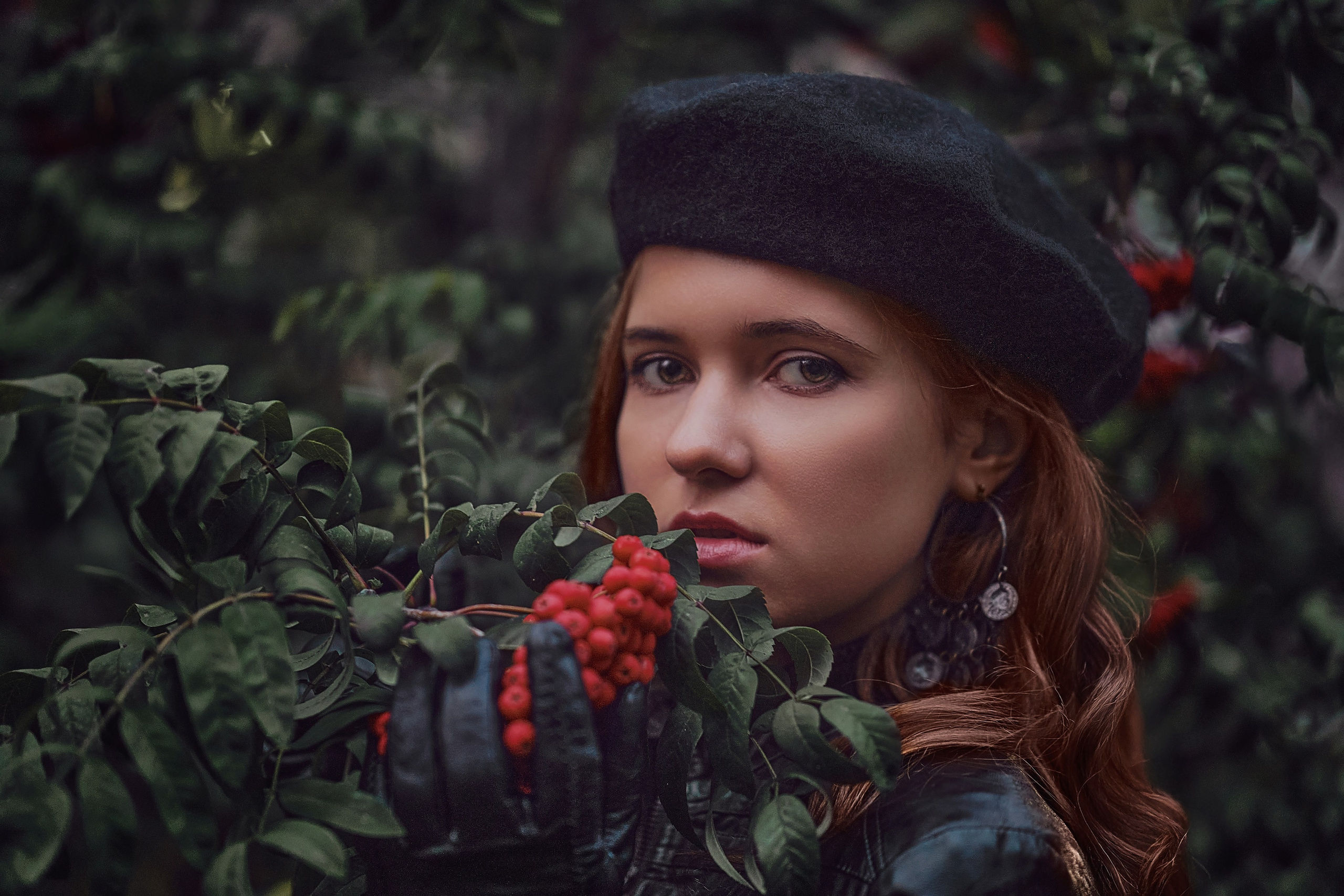 Рябиновые портреты: осенняя фотосессия в Новосибирске. Портретные и детские съемки в Новосибирске. Фотограф Мария Колчанова