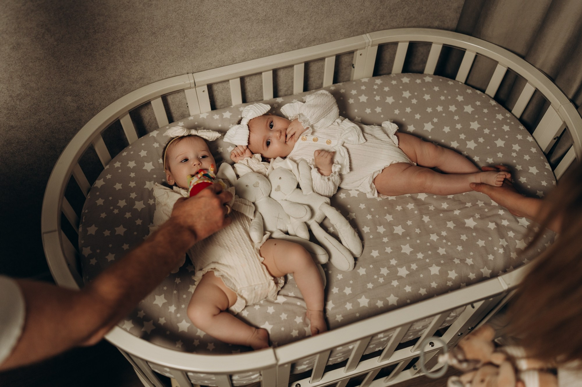 Семейная фотосессия с двойняшками в квартире. Свадебный и репортажный фотограф в Ярославле Евгений Сальников