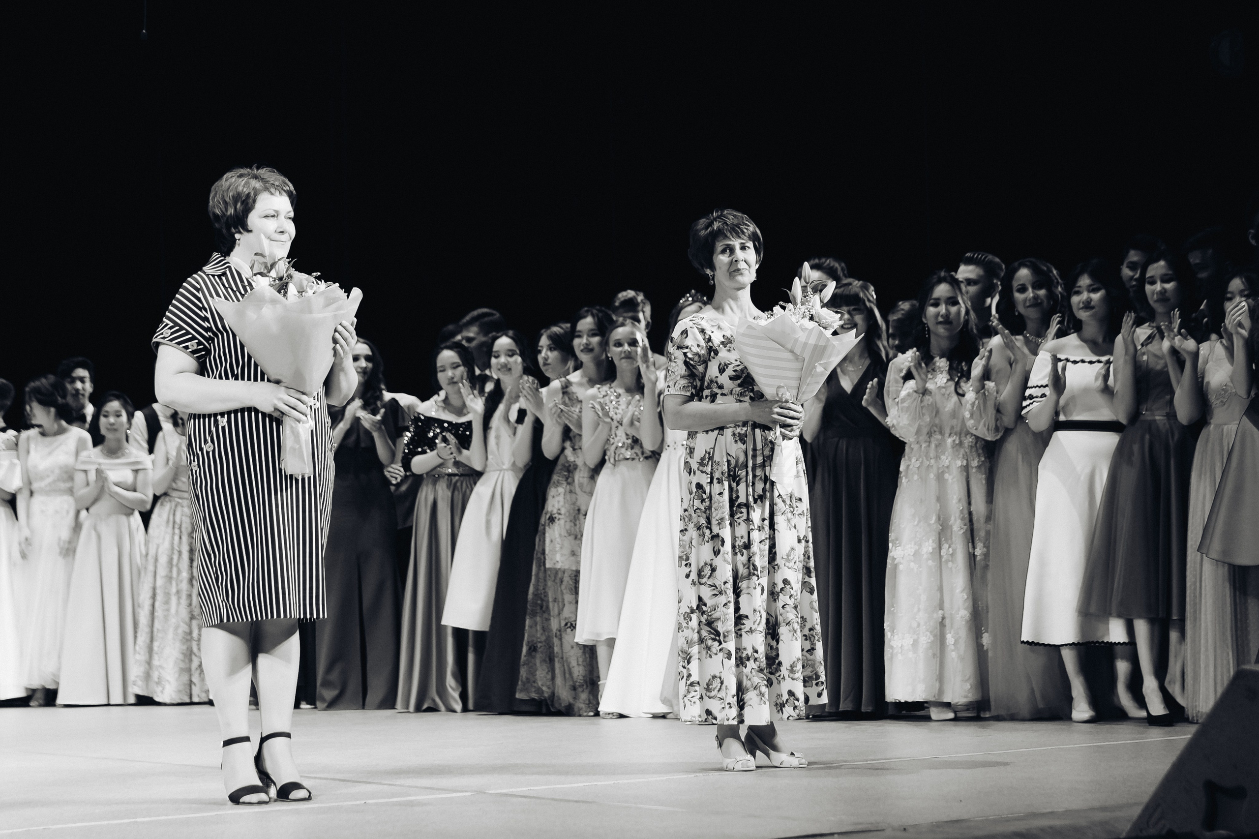 Вручение аттестатов 14 Гимназия. Свадебный и семейный фотограф в Улан-Удэ