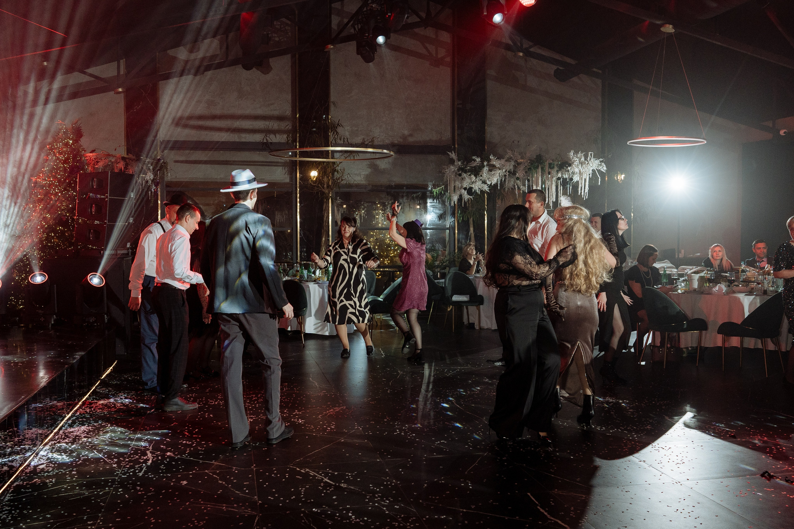 Альбион Тур