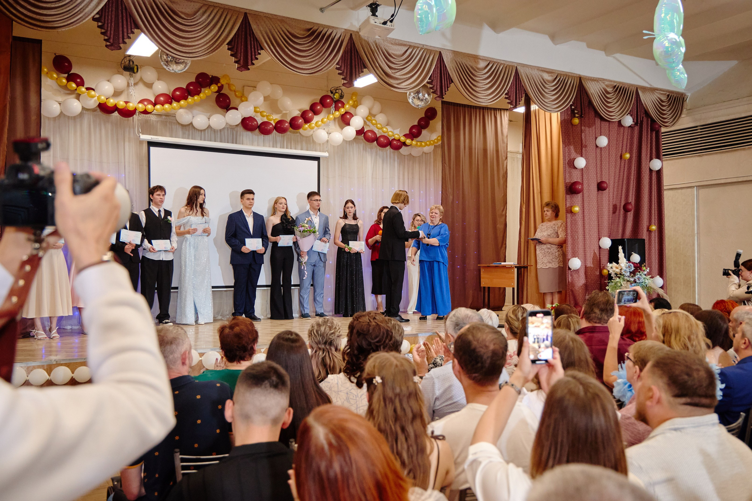 Выпускной 35 Сош. Фотограф Выпускные альбомы Таганрог Сергей Коробченко