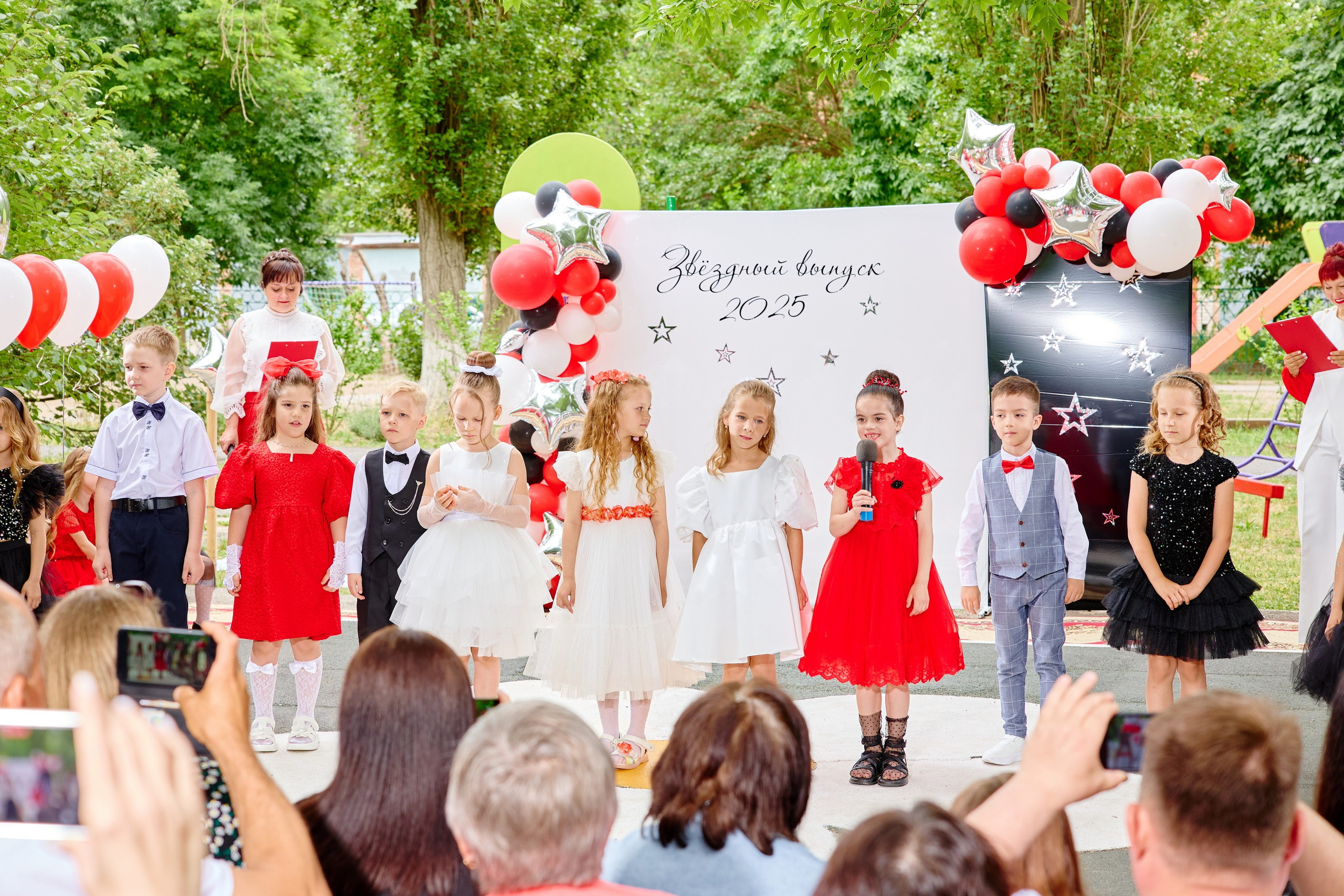 Выпускной 45 сад. Фотограф Выпускные альбомы Таганрог Сергей Коробченко