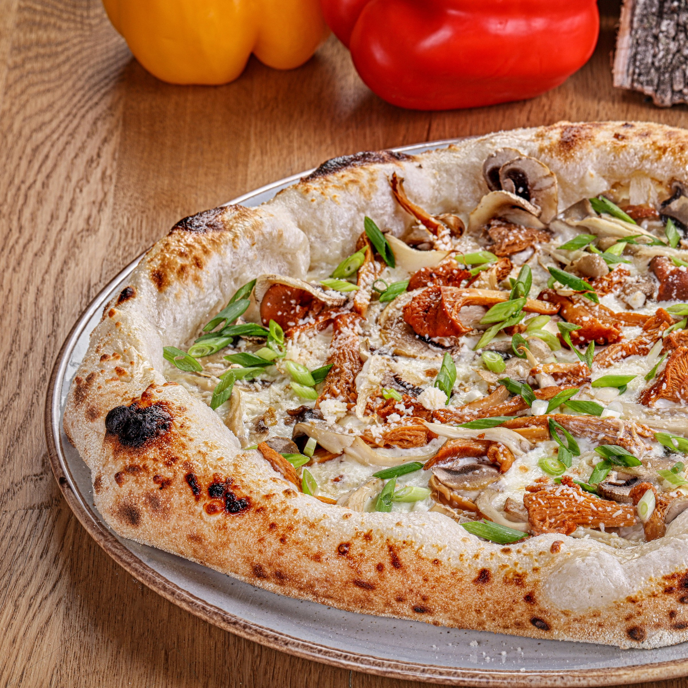 Фотосъемка пиццы. Заказ по тел.: +7 (906) 006-90-22. Фуд-фотограф Андрей Старостин — съемка еды в Москве. 9000 руб. в час