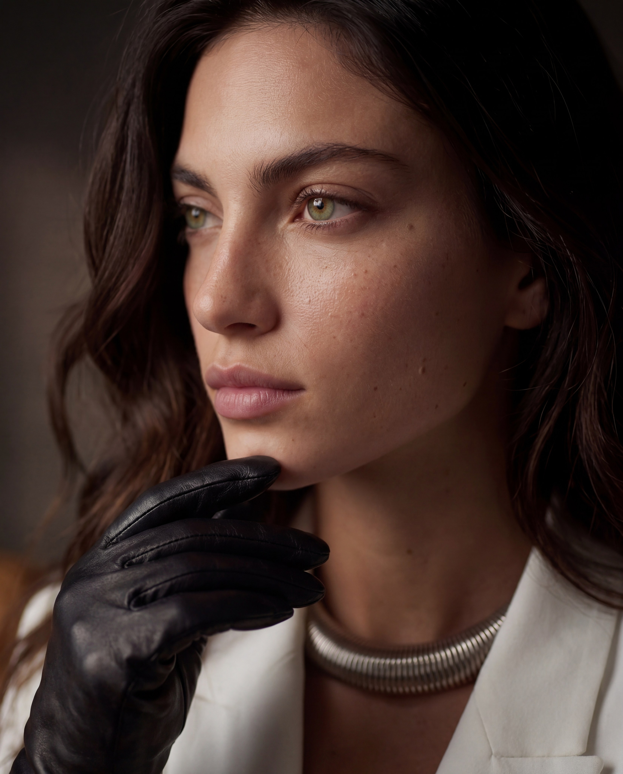 Имиджевая ИИ-фотосессия: AI-модель в светлой одежде, для уникального образа в соцсетях и экономии ресурсов до 70% бюджета