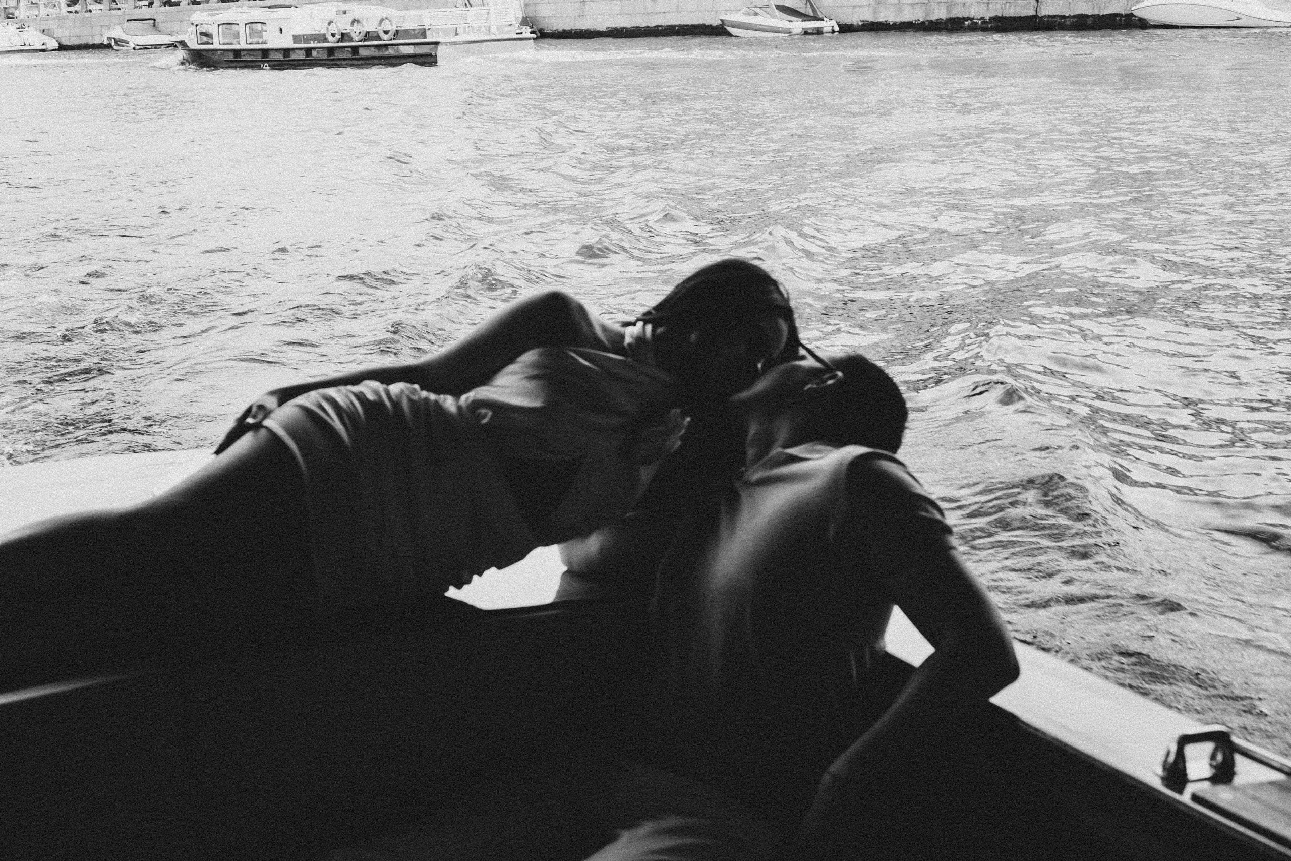 СВАДЕНБНАЯ СЬЕМКА НА КАТЕРЕ ПО КАНАЛАМ САНКТ-ПЕТЕРБУРГА И В АКВАТОРИИ НЕВЫ. Профессиональный фотограф, Санкт-Петербург — Виктория Богомолова