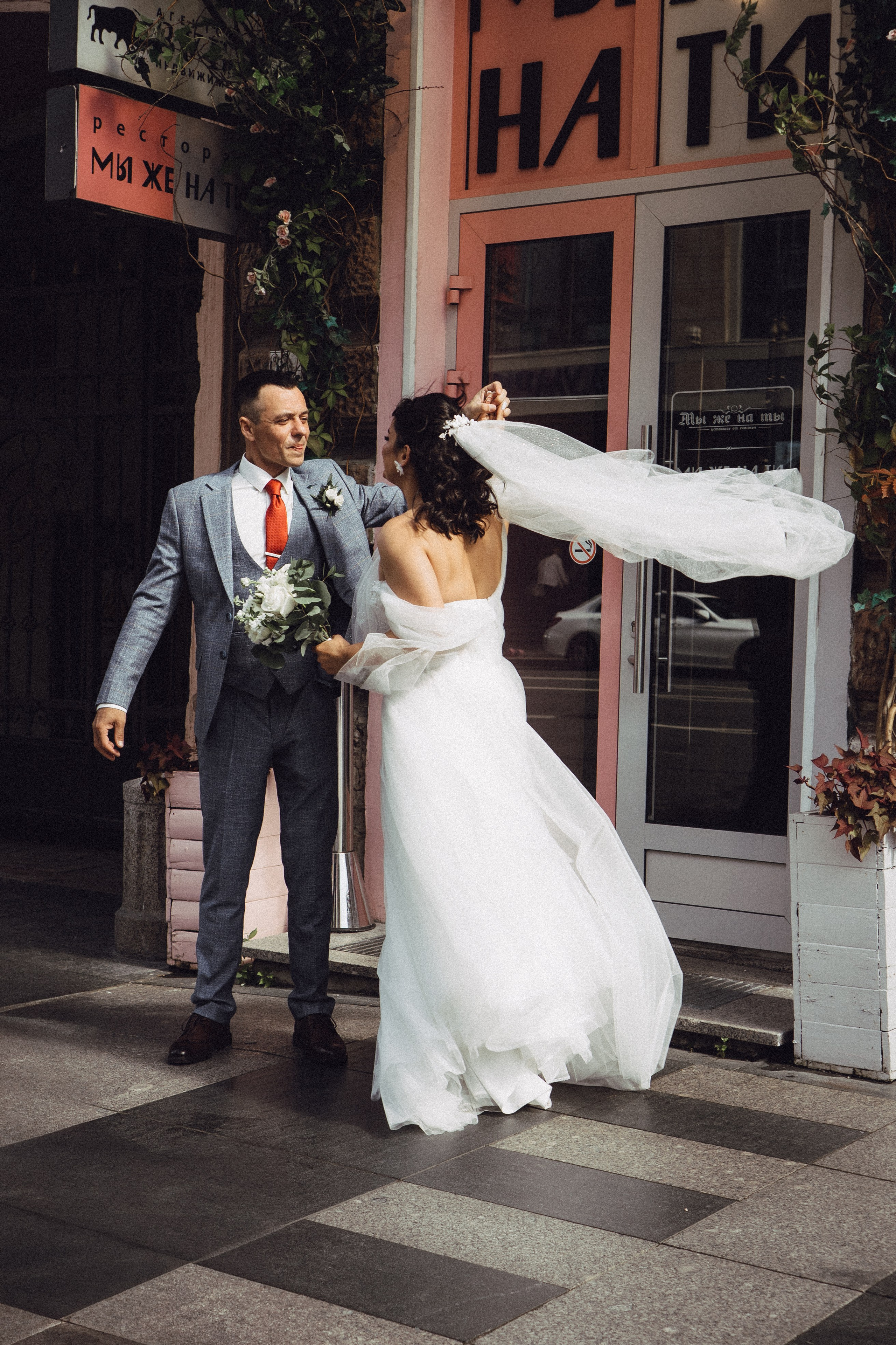 СВАДЕБНАЯ ПРОГУЛКА РЕСТОРАН МЫ ЖЕ НА ТЫ И ФОТОСЕССИИЯ С АВТОМОБИЛЕМ. Профессиональный фотограф, Санкт-Петербург — Виктория Богомолова