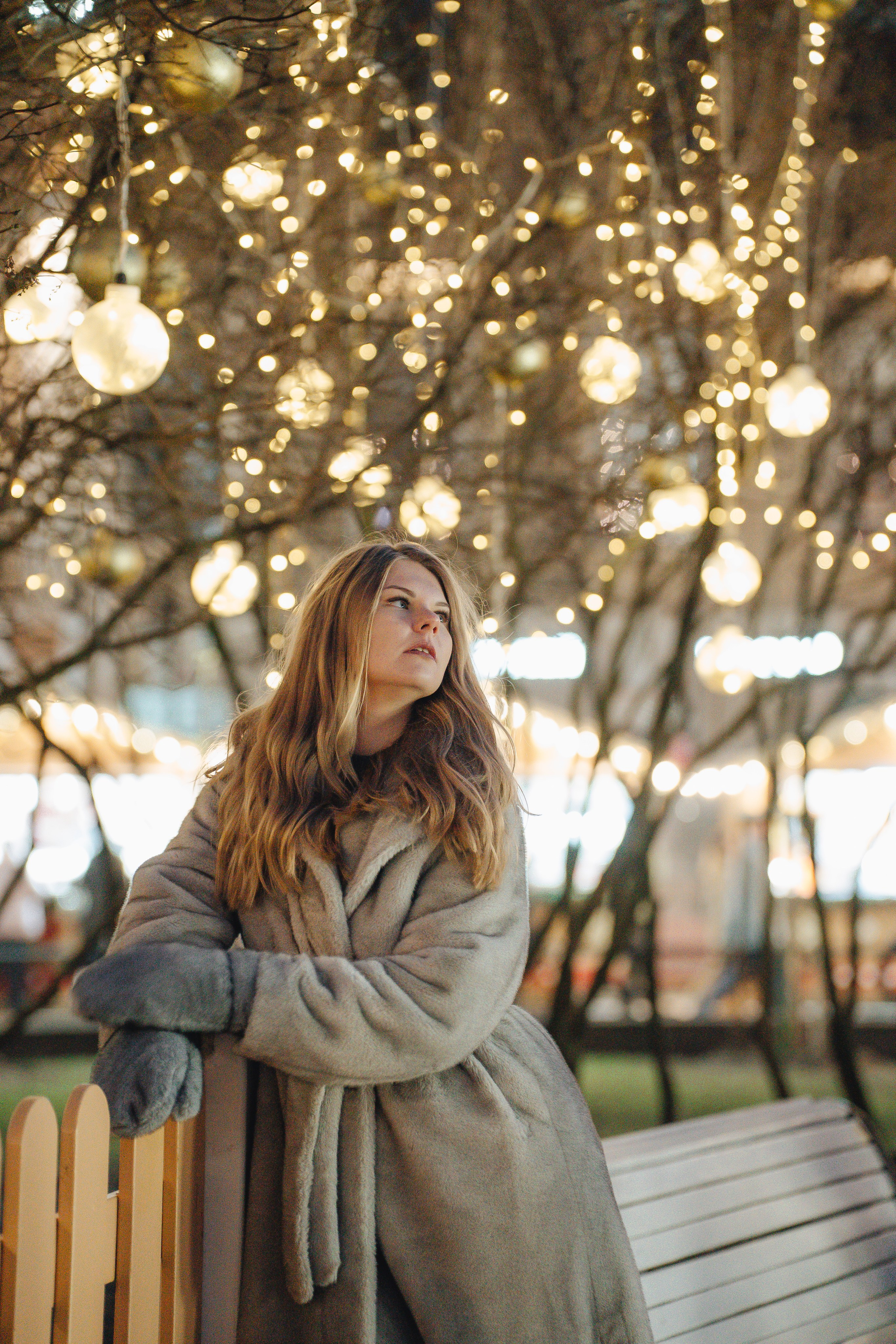 ПРОГУЛКА НА МАНЕЖНОЙ ПЛОЩАДИ ДЛЯ ДЕВУШКИ ПЕРЕД НОВЫМ ГОДОМ (НОВОГОДНЯЯ ФОТОСЕССИИЯ НА МАНЕЖНОЙ ПЛОЩАДИ). Профессиональный фотограф, Санкт-Петербург — Виктория Богомолова