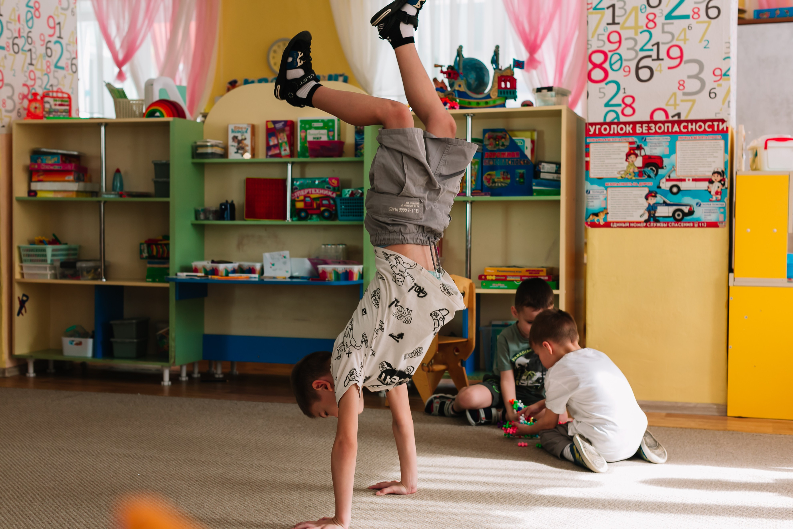 алёна малахова фотограф новосибирск семейный детский домашняя фотосессия в новосибирске день рождения репортажная съёмка фотосессия с лошадьми на конюшне деревня алтай  на природе фотосессия в детском саду мама и сын предложение руки и сердца идея  помолвка фотосессия берег закат детский день рождения годик торт аниматор лофт игровая продолжение следует prodoljenie_sleduet_  корпоратив тимбилдинг первоклашка линейка 