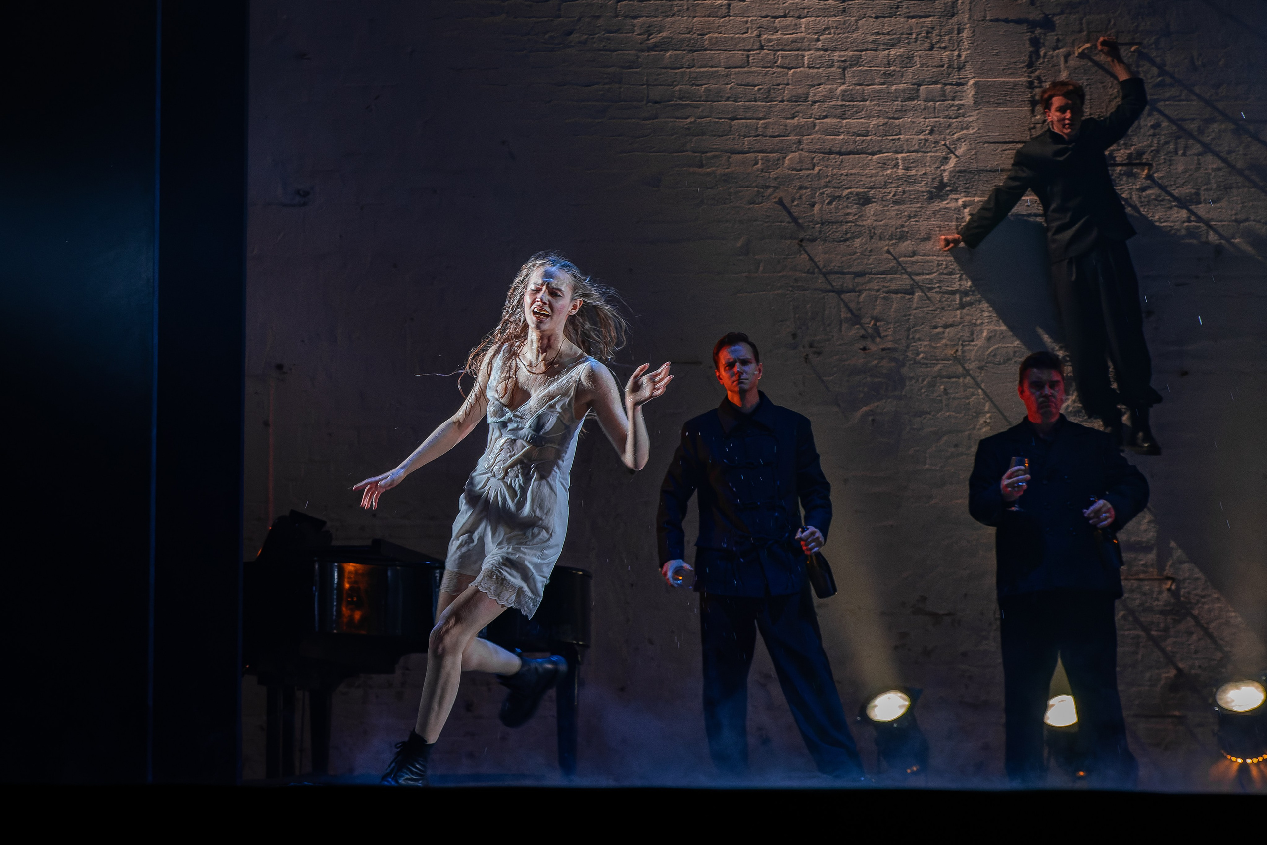 Гамлет, театр на Таганке, реж. Мурат Абукалтинов. Фотограф и режиссер Московко Екатерина