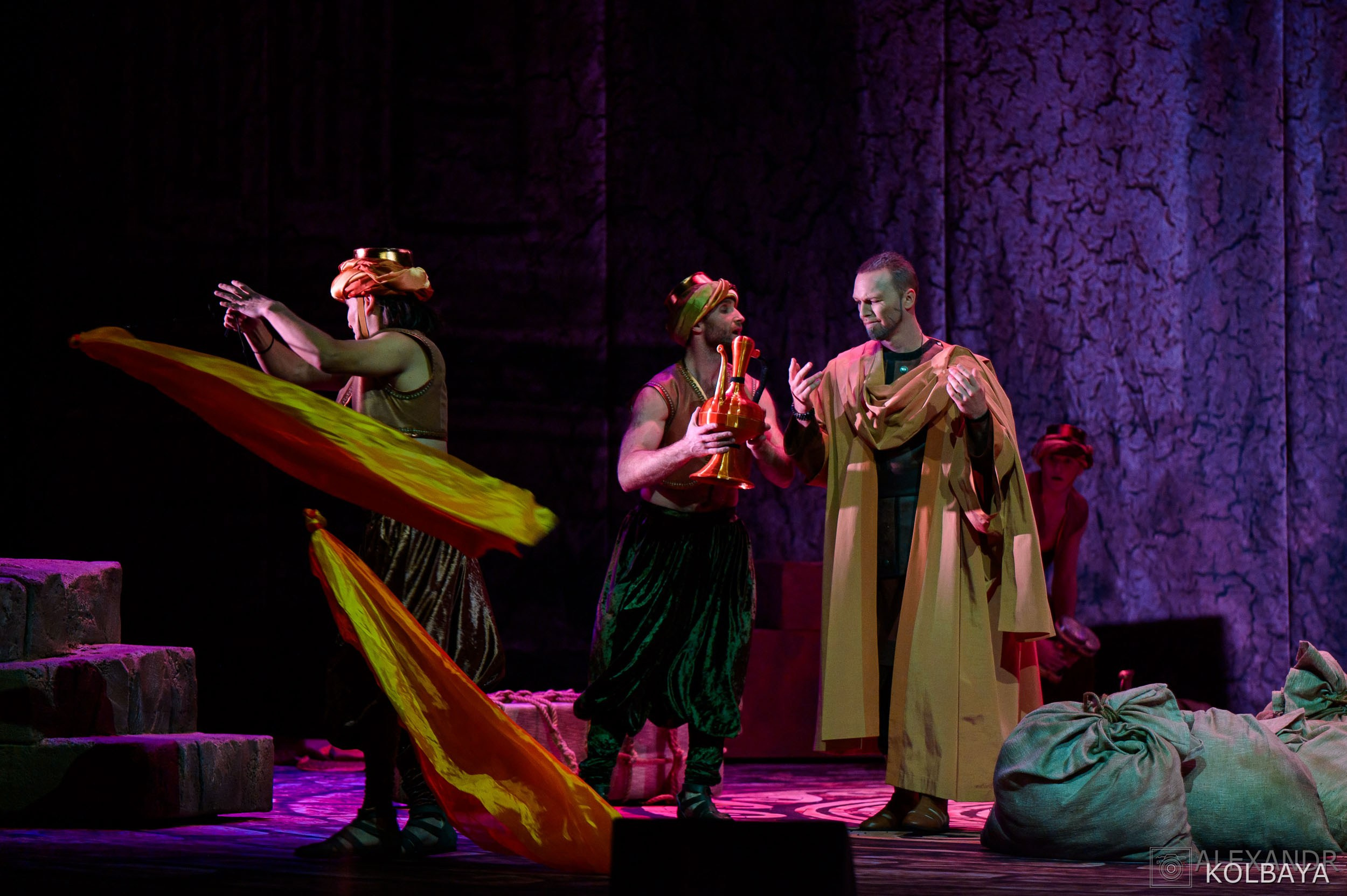 Фоторепортаж со спектакля Гладиатор в Театре Терезы Дуровой. Концертный и театральный репортажный фотограф в Москве Александр Колбая