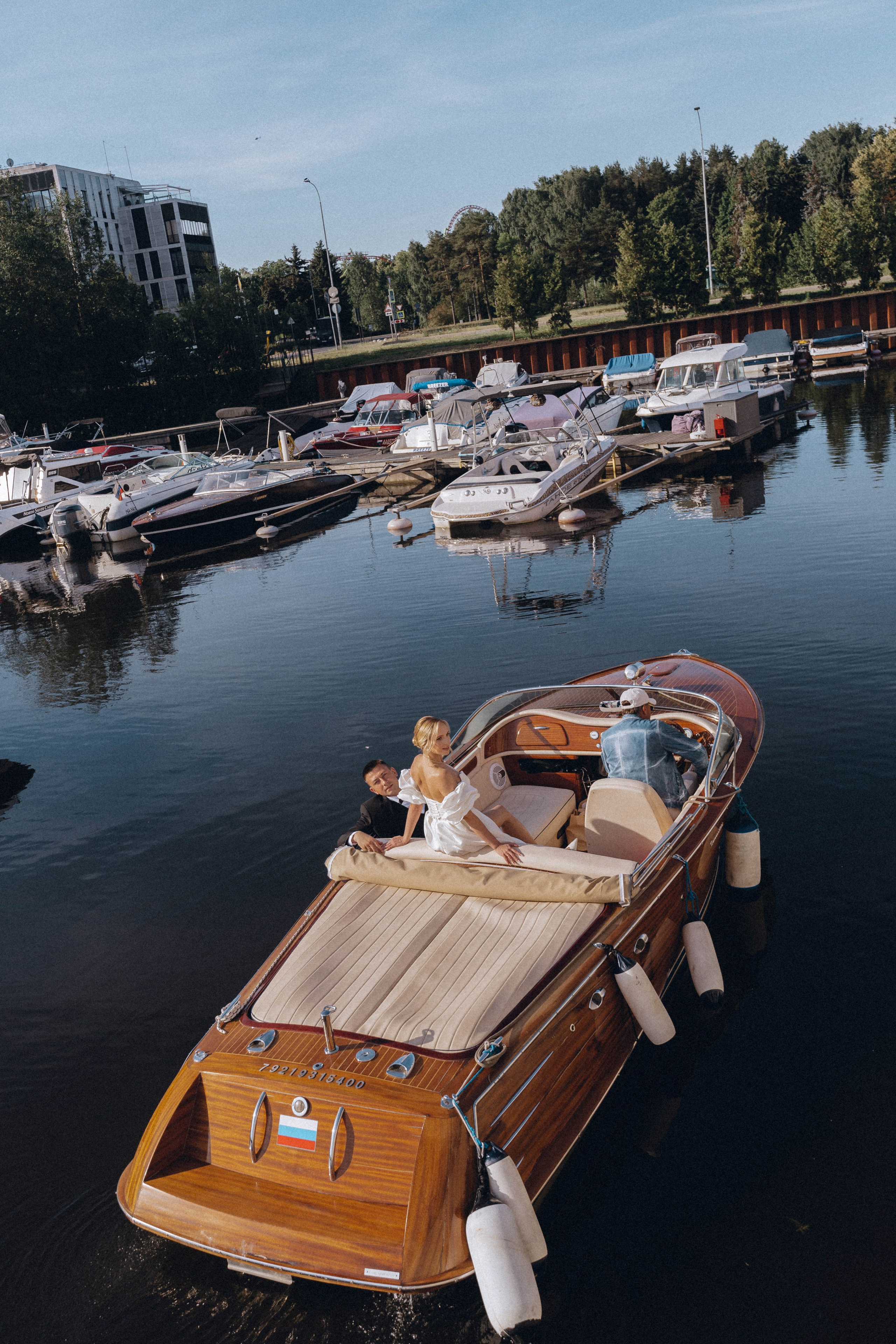 СВАДЕНБНАЯ СЬЕМКА НА КАТЕРЕ ПО КАНАЛАМ САНКТ-ПЕТЕРБУРГА И В АКВАТОРИИ НЕВЫ. Профессиональный фотограф, Санкт-Петербург — Виктория Богомолова