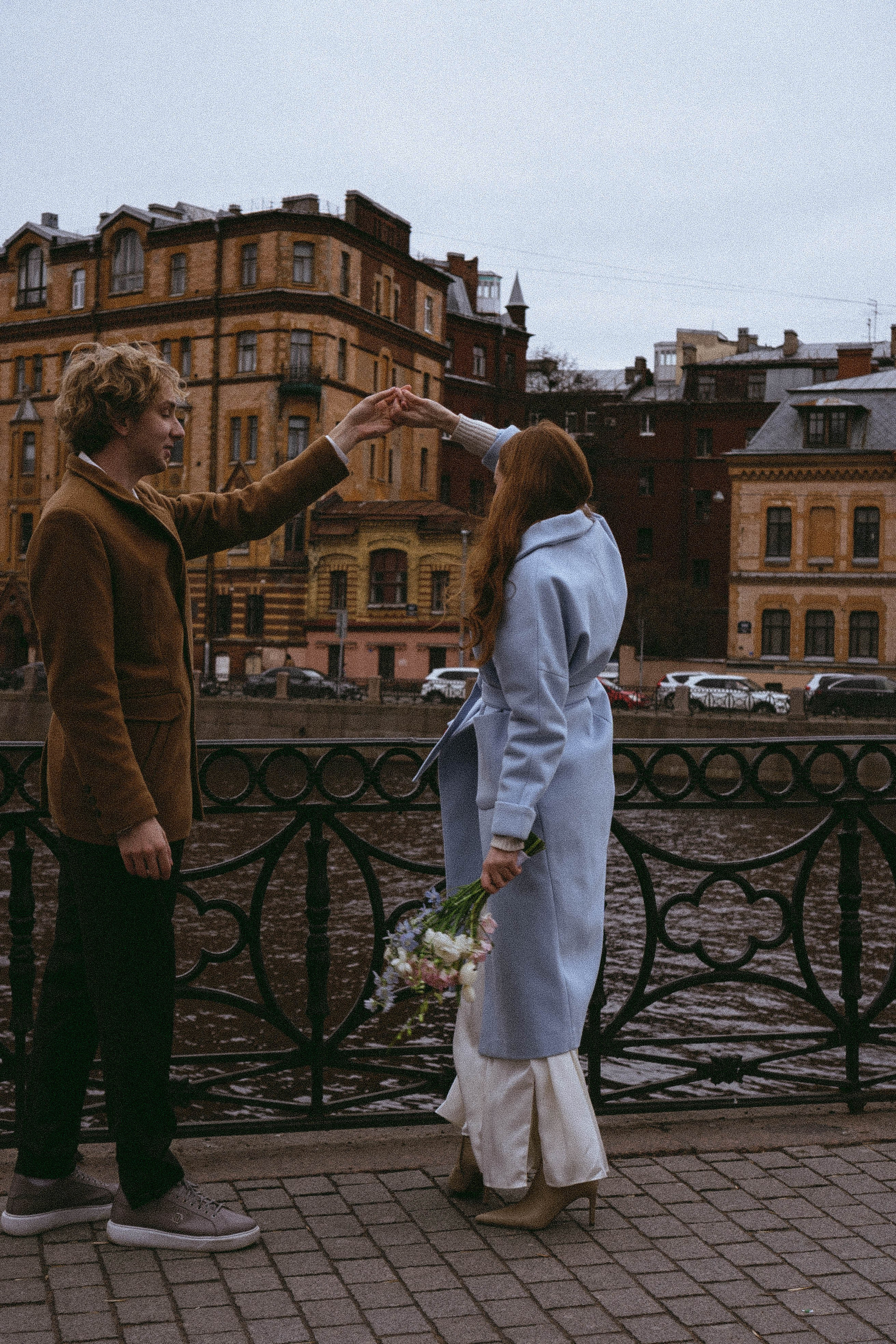 СВАДЕБНАЯ СЬЕМКА В ОТЕЛЕ. СБОРЫ ЖЕНИХА И НЕВЕСТЫ И ТАКЖЕ ТОР И ПОДГОТОВКА К ПРОГУЛКЕ И ПРОГУЛКА ПО ПЕТРОГРАДКЕ. Профессиональный фотограф, Санкт-Петербург — Виктория Богомолова