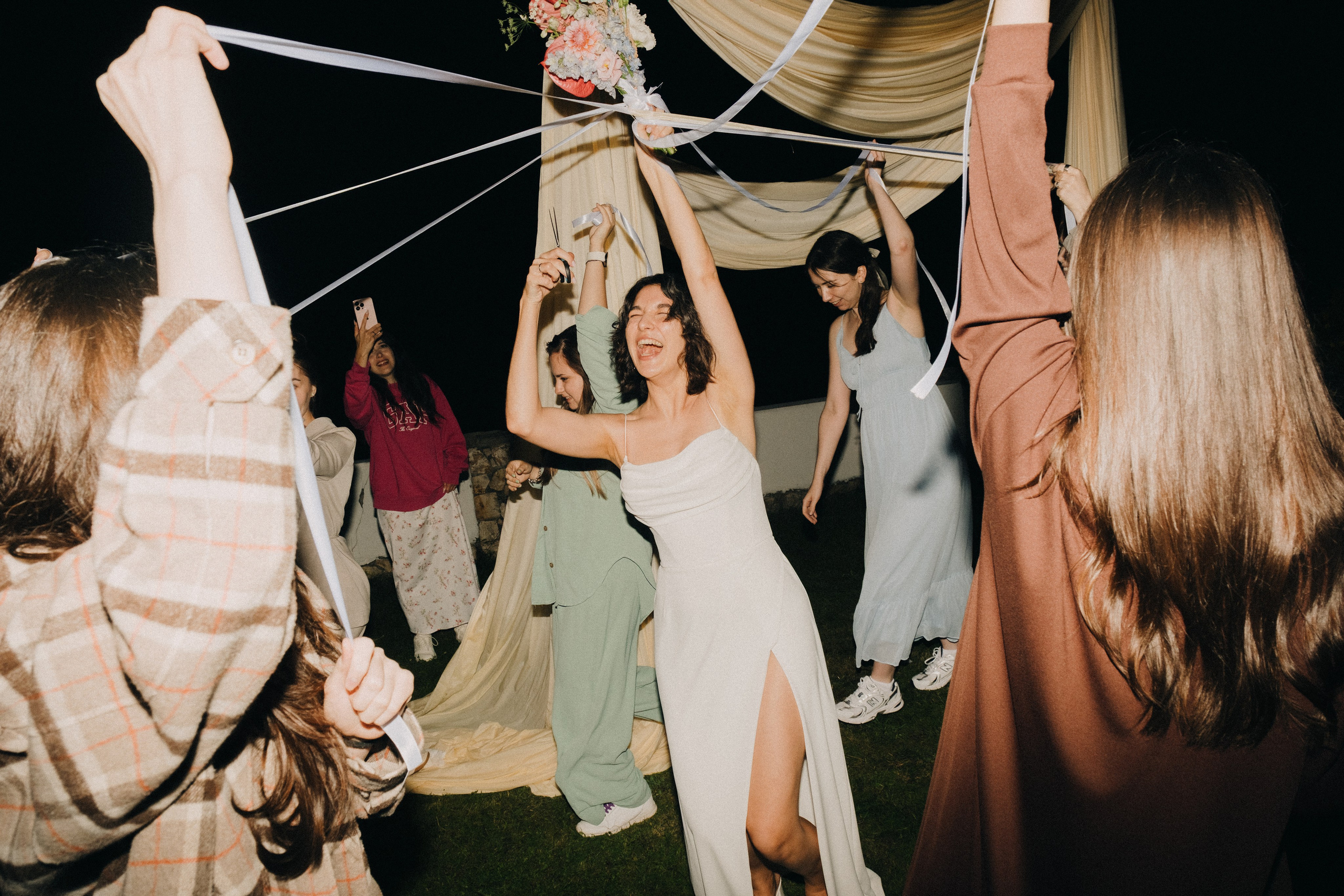 Молодые счастливые. Обо мне