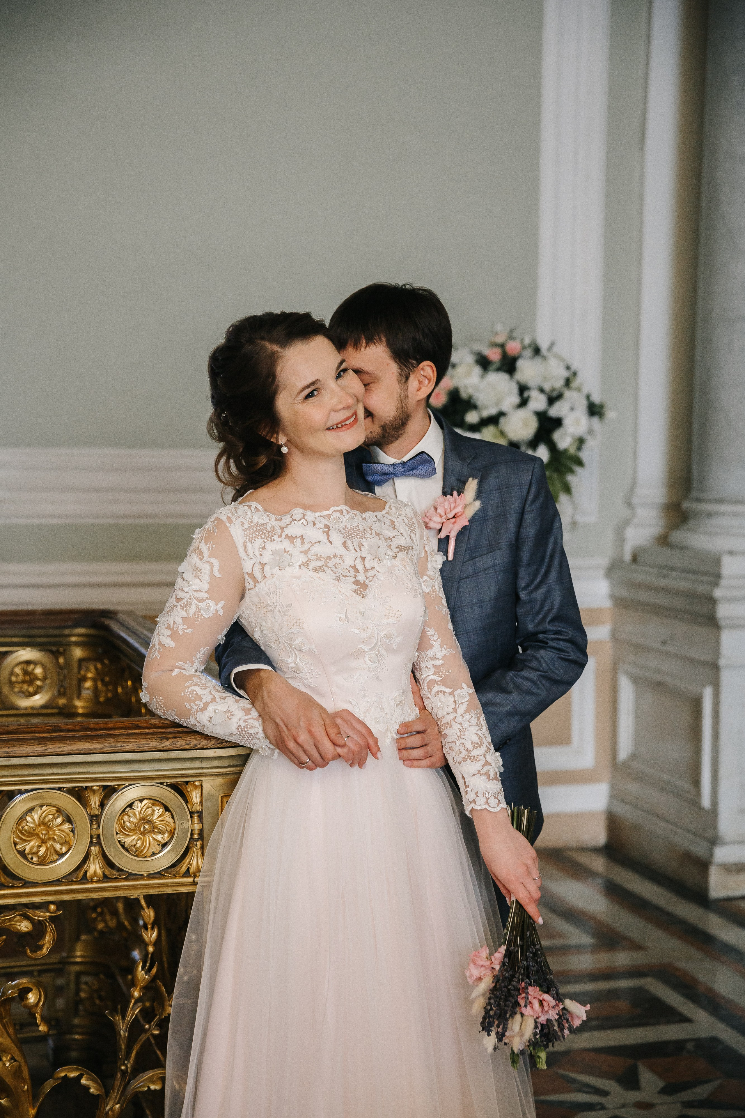 МАЙ | Дворец № 1, Атланты, Эрмитажный дворик. Свадебный фотограф в Санкт-Петербурге Полина Корзухина