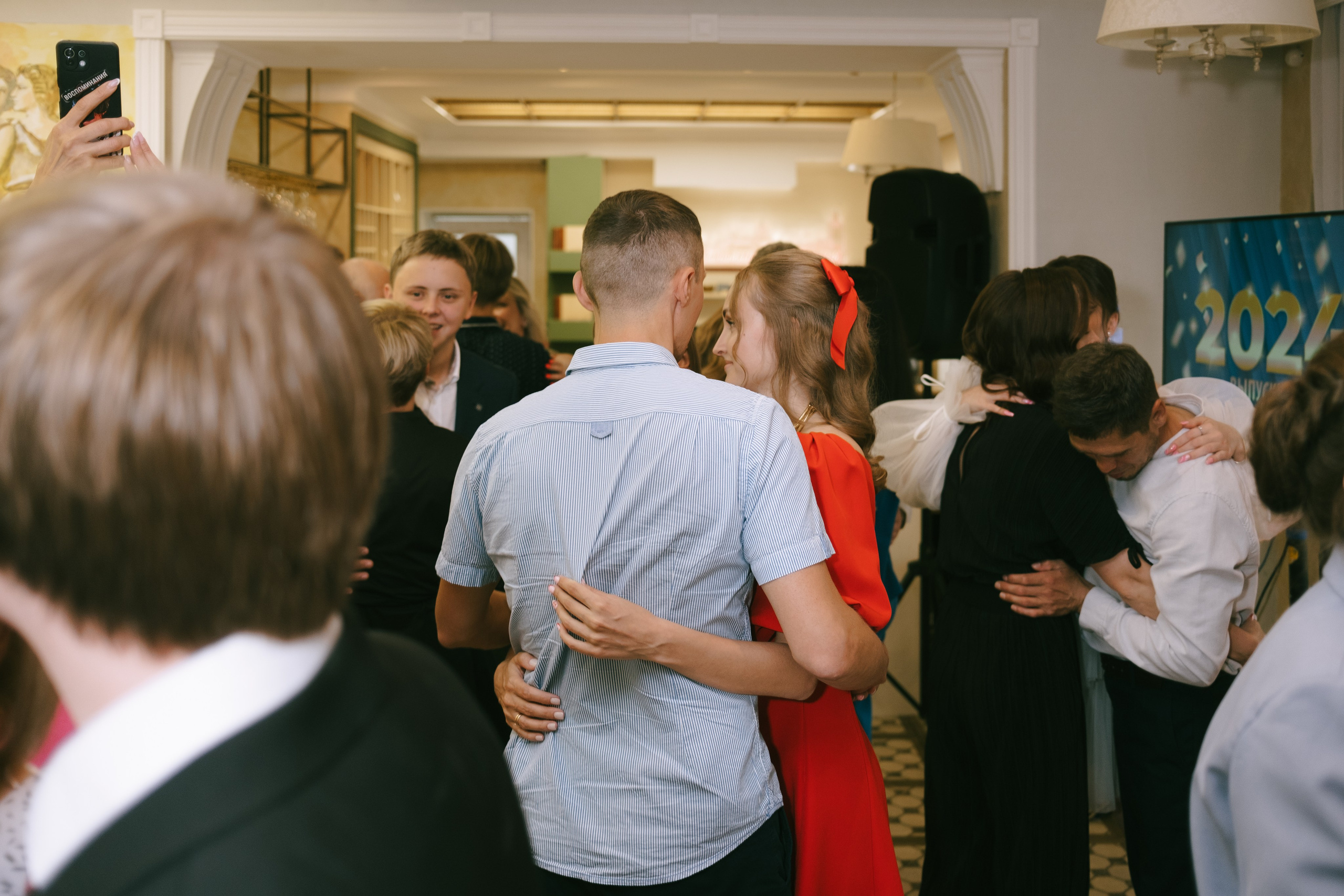 Выпускной школа 33. Свадебный и репортажной фотограф Денис Ожигин в Краснодаре и Краснодарском крае