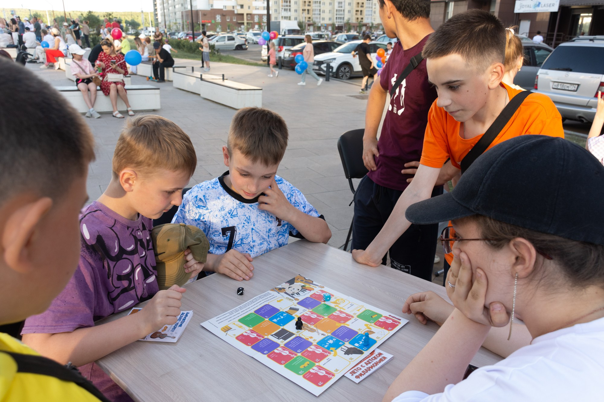 Фестиваль современного исполнительского искусства (Сквер Академ Риверсайд). Фотограф Максим Буряк