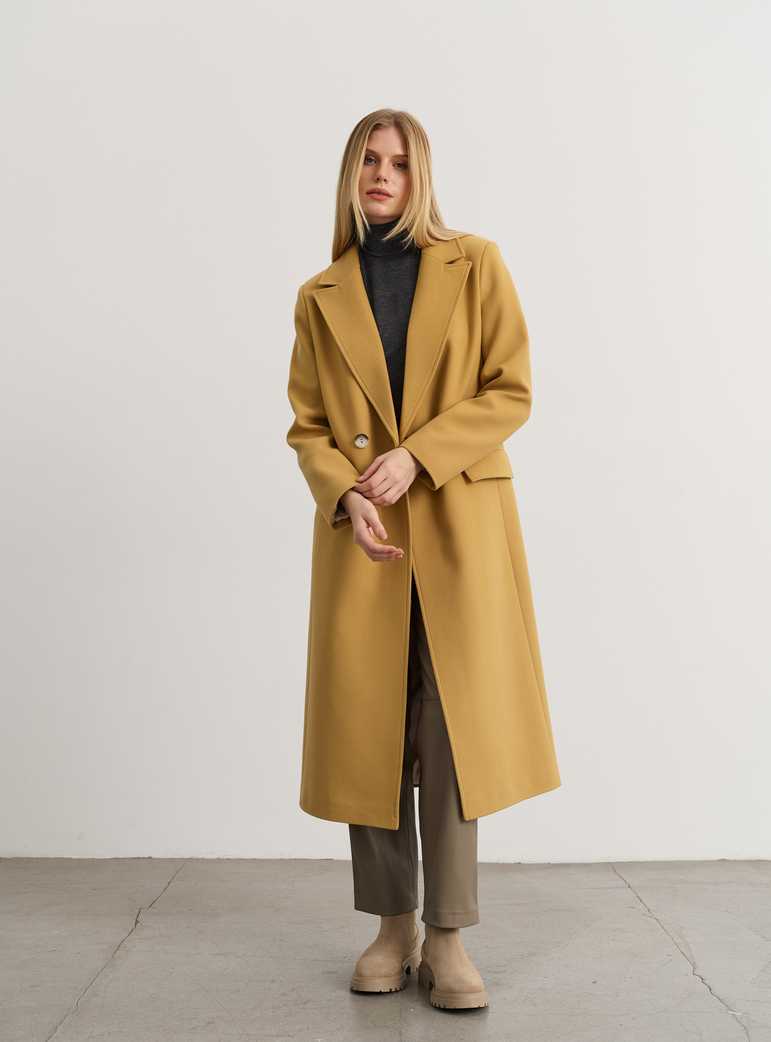 Каталог для бренда верхней одежды Sheily. Fashion фотограф в Москве Ксения Чупрунова