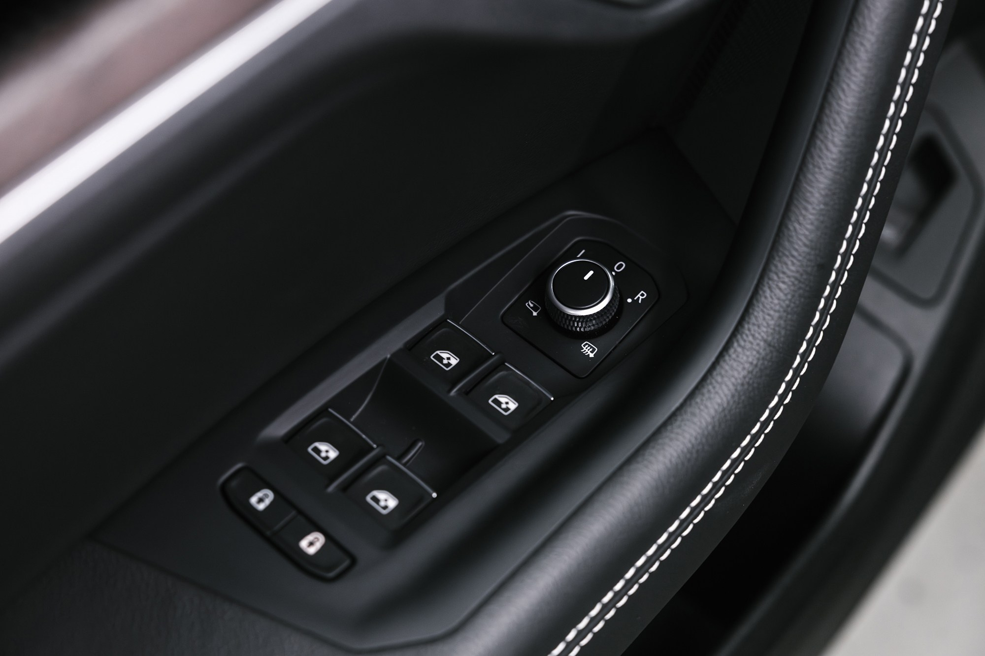 Volkswagen Touareg R-Line 3.0 TDI AT (286 л. с.) 2025. Автосалон «Х-Авто»