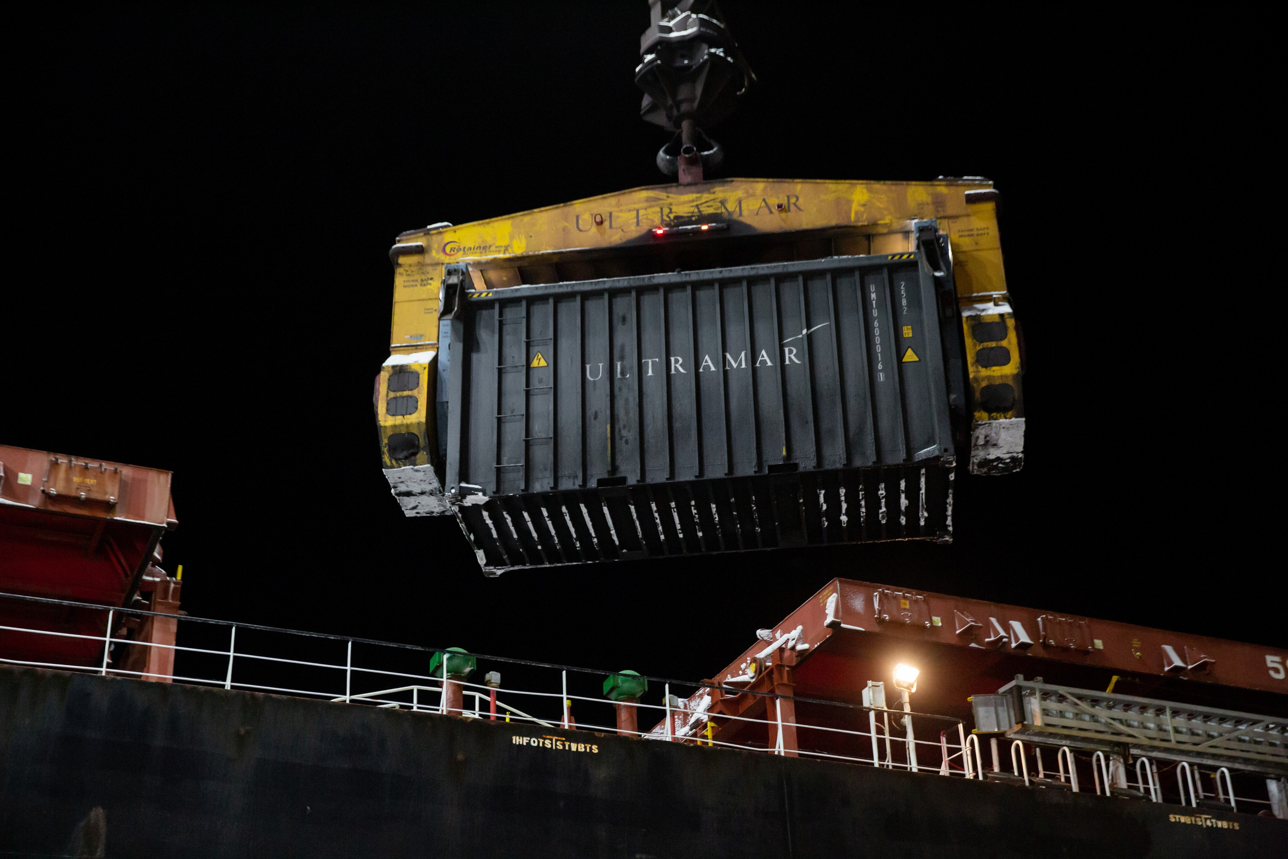 Зимняя разгрузка ULTRAMAR. Снимаю съемки