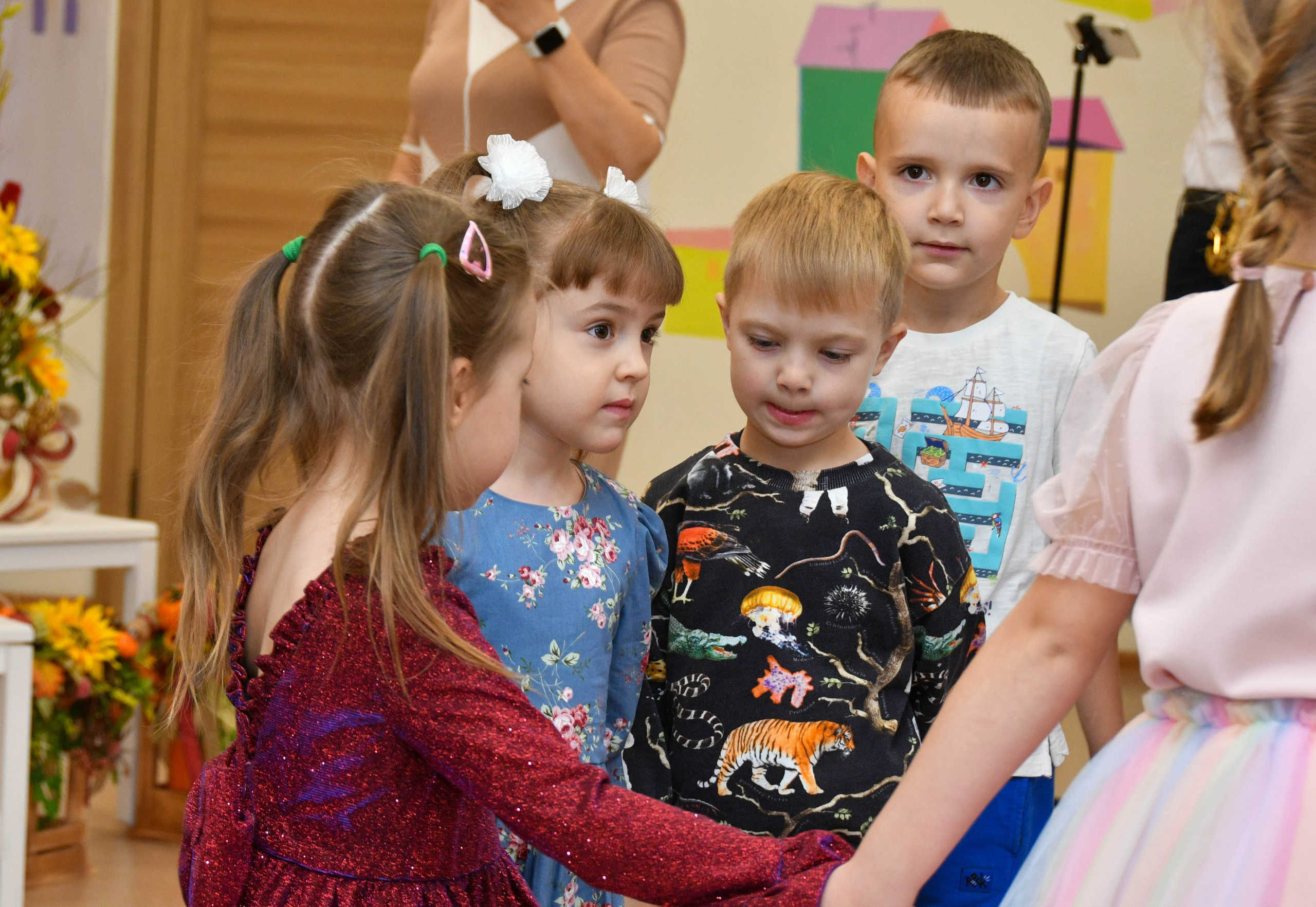 2023 г. День дошкольного работника и прогулка. Репортажный и детский фотограф в Новосибирске