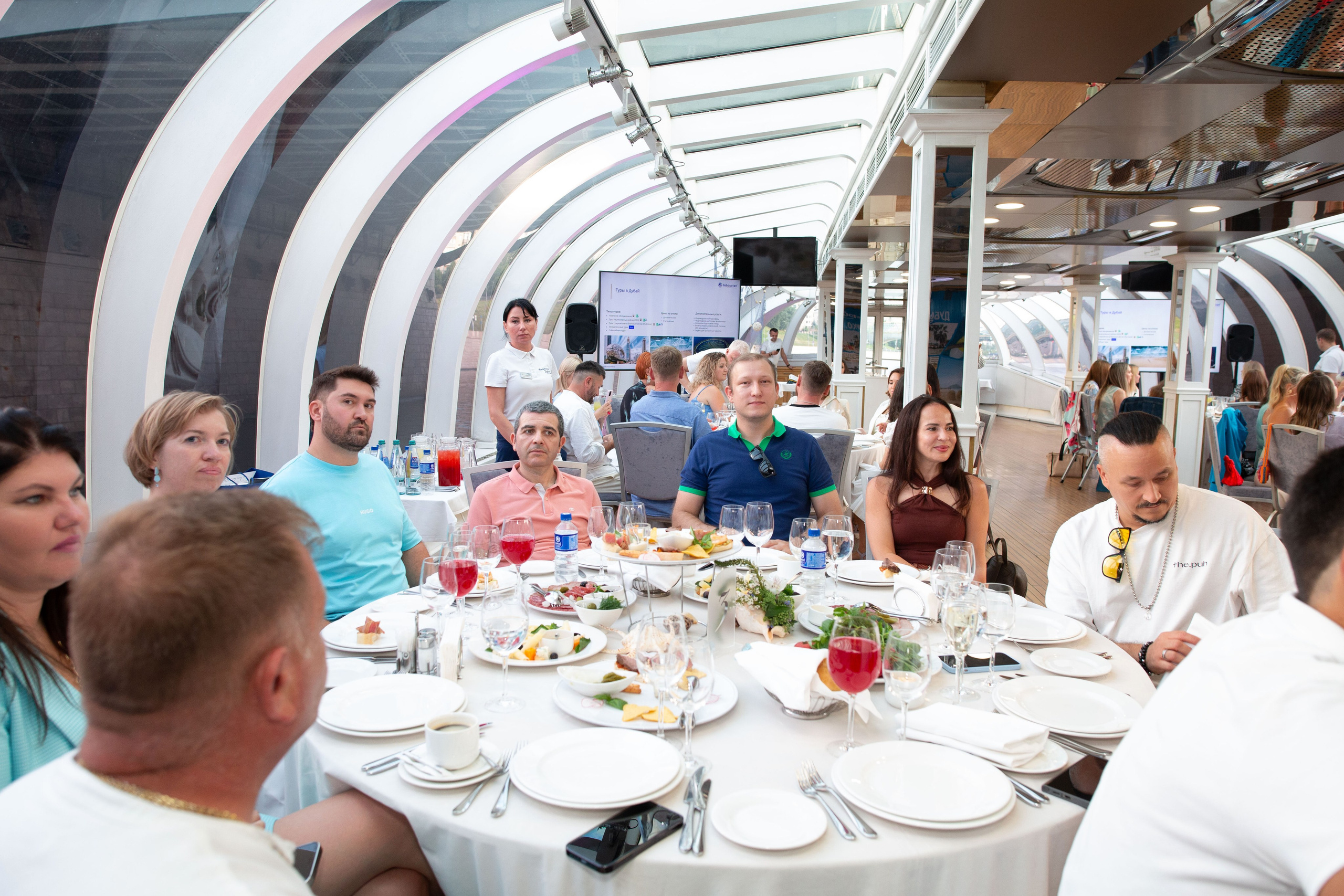 Dubai Vibes Intourist Cruise Party. Семейный и детский фотограф Анна Петракова