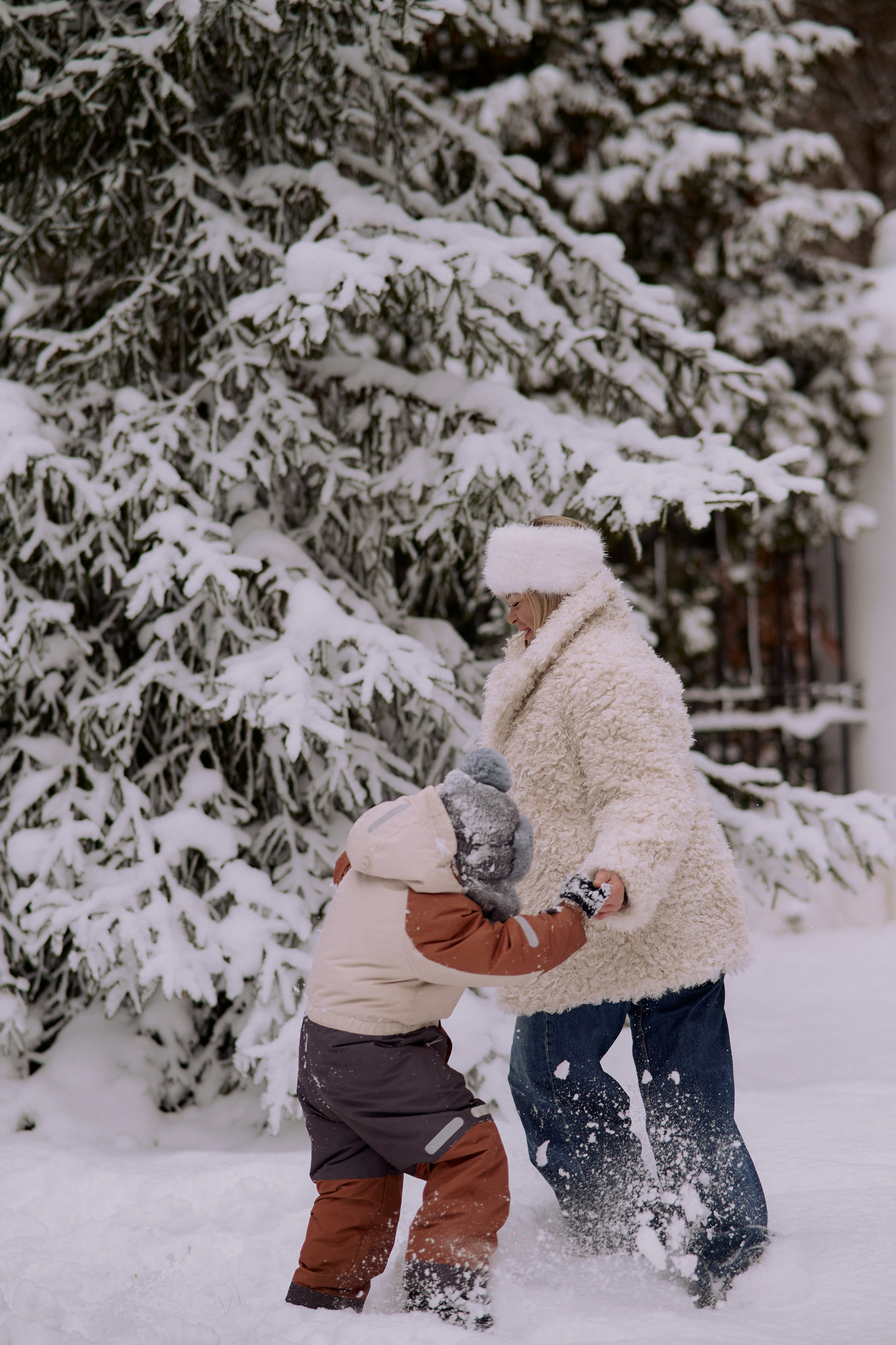 Паша, Света и Марк на зимней прогулке. Семейный и свадебный lifestyle-фотограф в Москве Мария Петрова