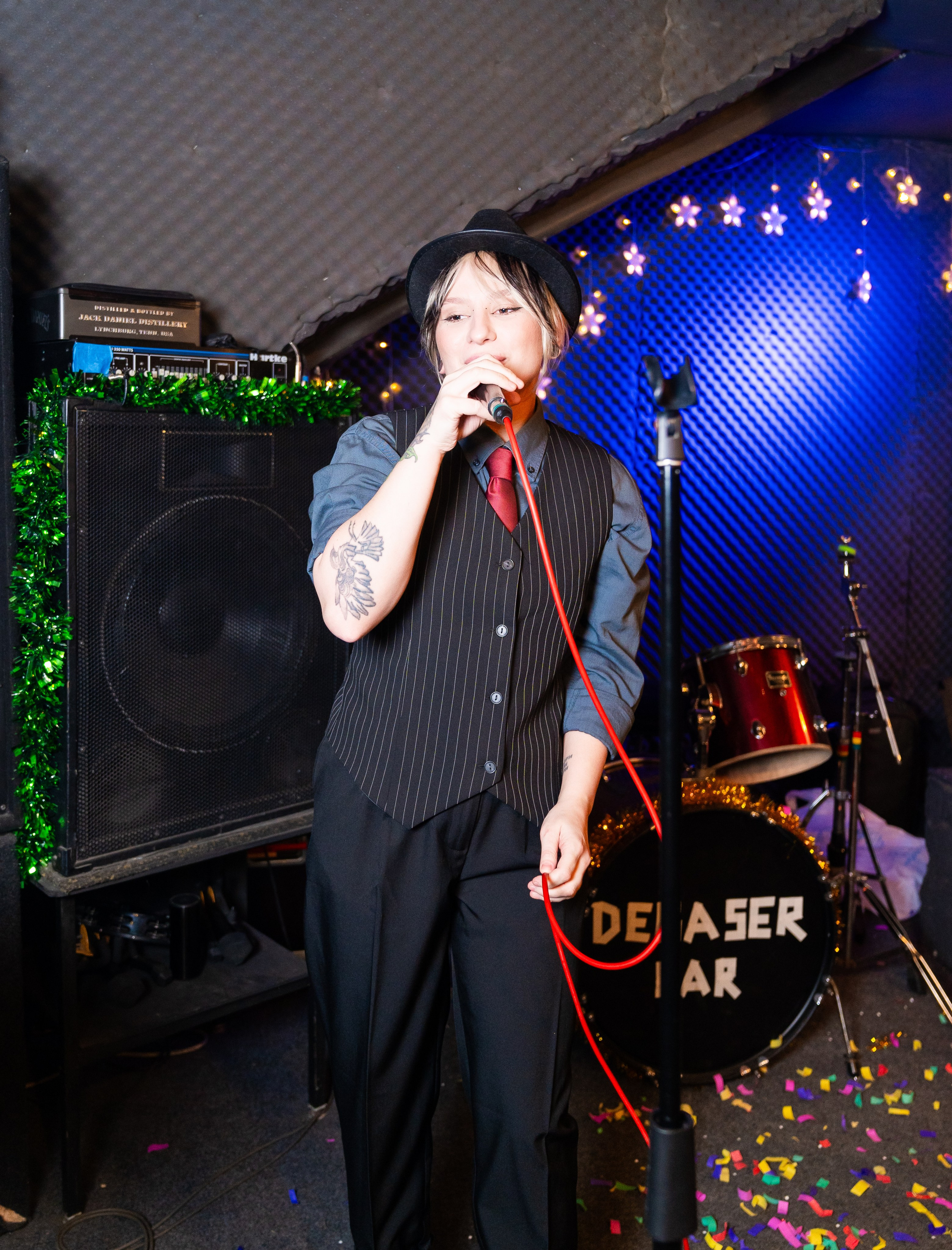 Новый год 2026. Новогодняя ночь 2026 в баре Дебошир (Debaser). Репортажный, street и urban фотограф в Санкт-Петербурге Мальцев Евгений