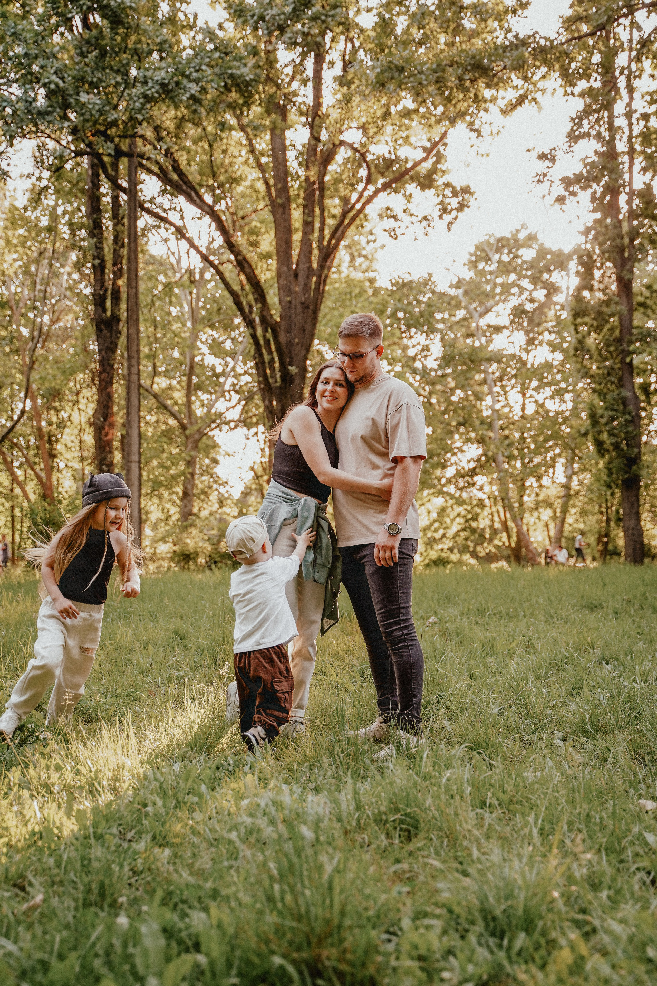 Семейная фотосессия со скейтом и самокатом. Семейный и женский фотограф в Краснодаре Анастасия Приймак