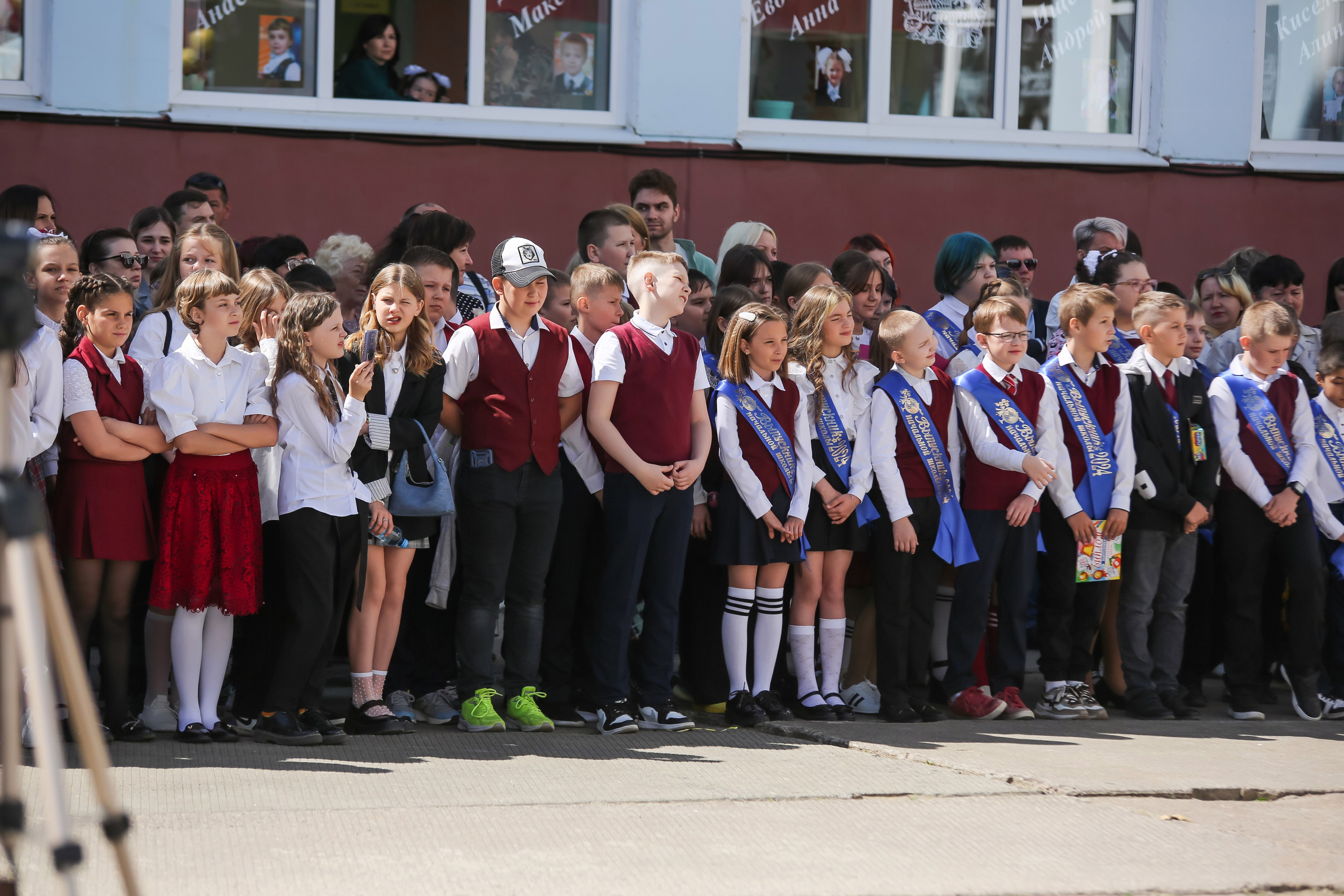 ЛИНЕЙКА «ПОСЛЕДНИЙ ЗВОНОК» 9 ШКОЛА 2024 г МЦЕНСК. ТВОЙ АЛЬБОМ / ТВОИ ПРАВИЛА