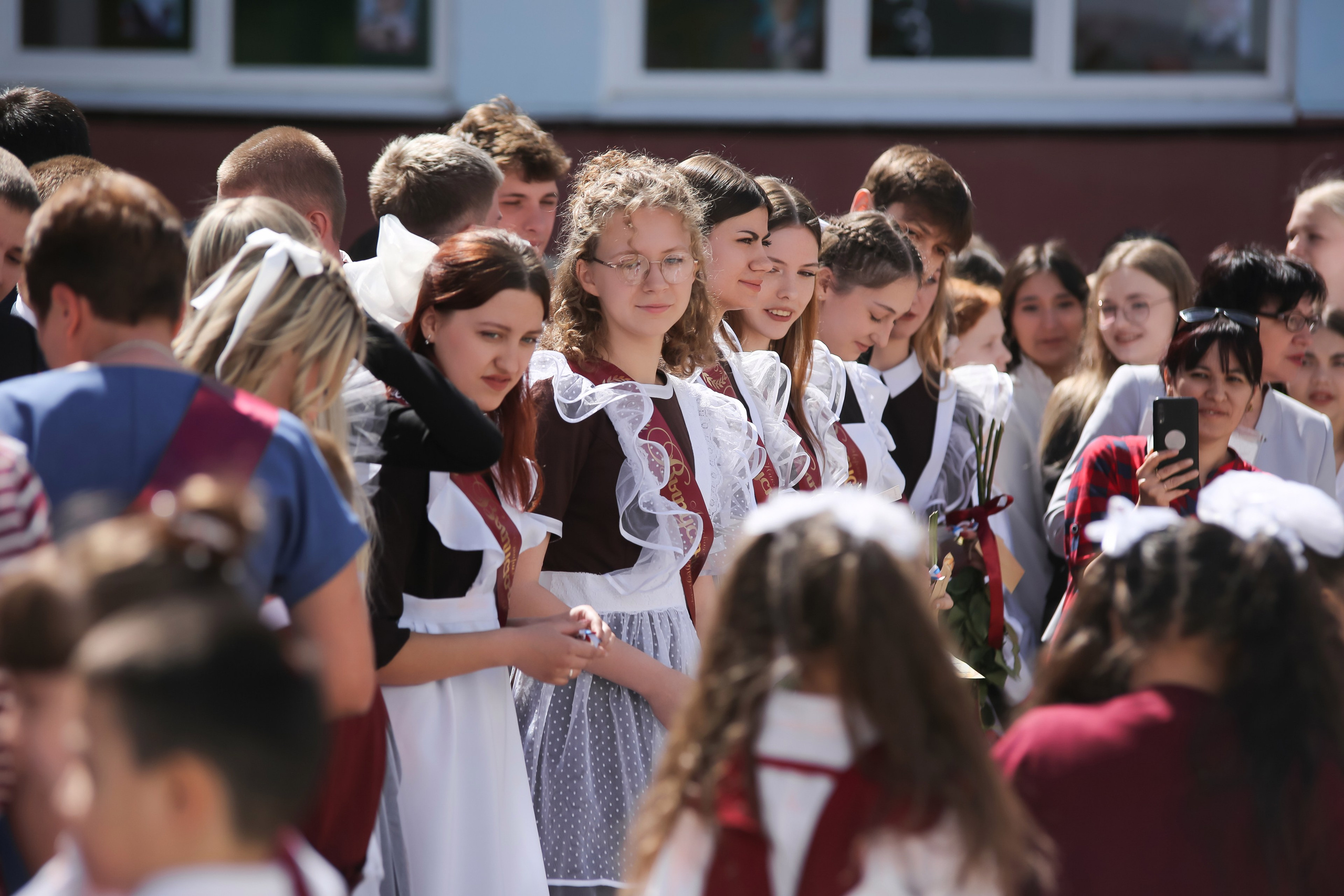 ЛИНЕЙКА «ПОСЛЕДНИЙ ЗВОНОК» 9 ШКОЛА 2024 г МЦЕНСК. ТВОЙ АЛЬБОМ / ТВОИ ПРАВИЛА