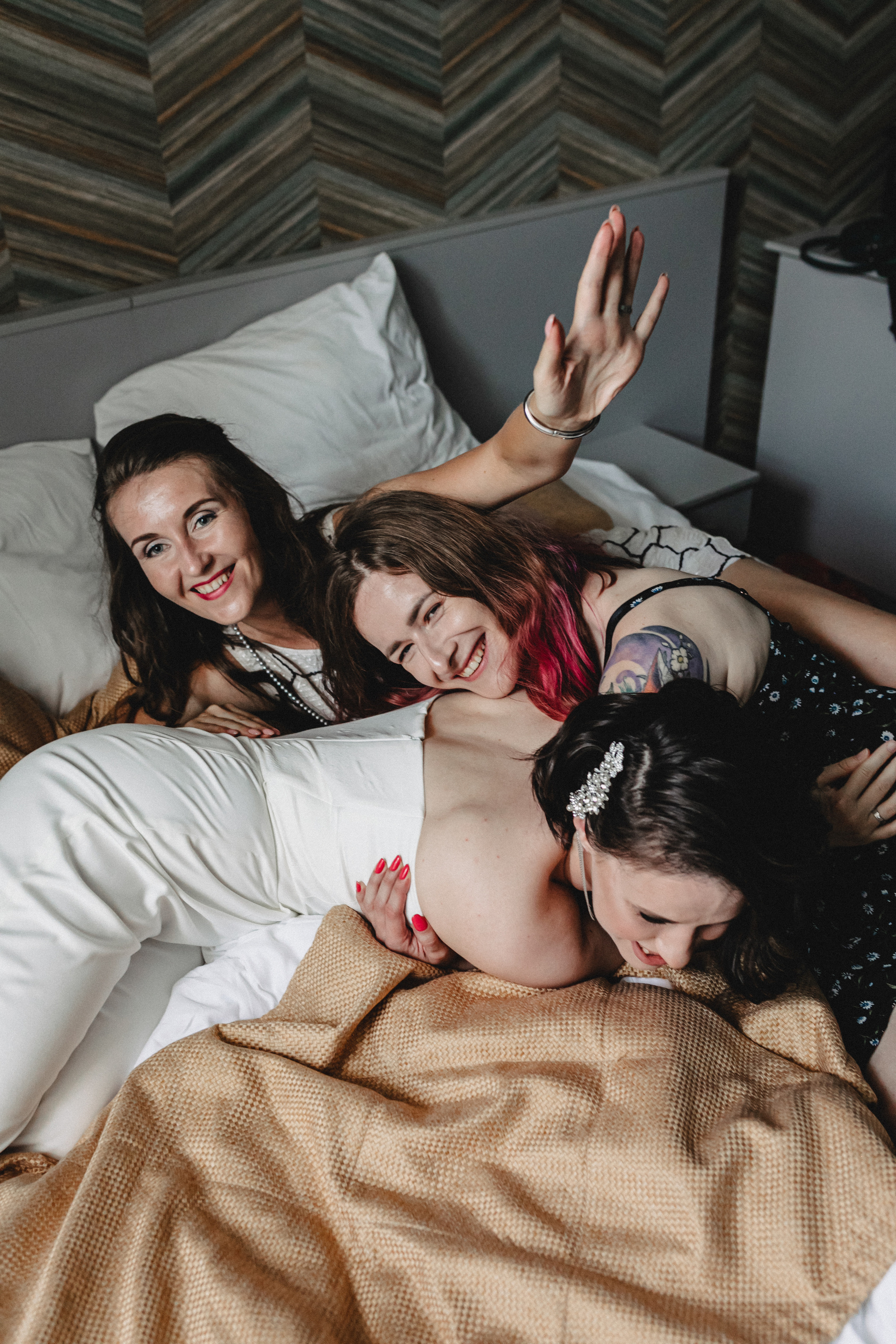 Свадьба Жени и Паши. С друзьями. Свадебный и семейный фотограф Женя Добрянская в Нижнем Новгороде