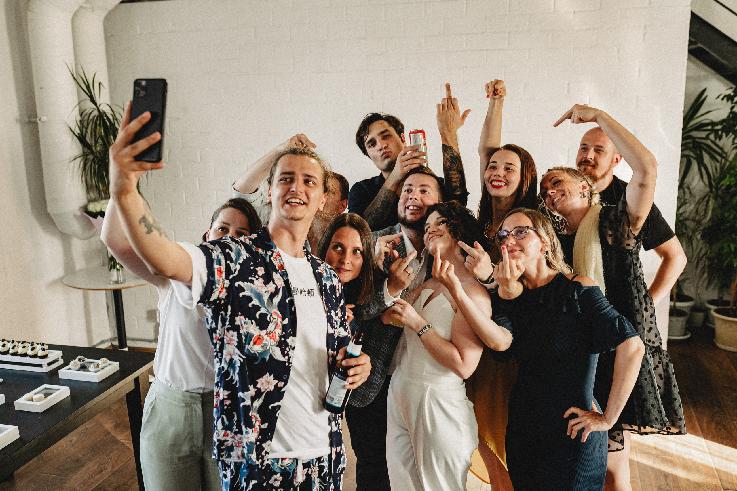 Свадьба Жени и Паши. С друзьями. Свадебный и семейный фотограф Женя Добрянская в Нижнем Новгороде