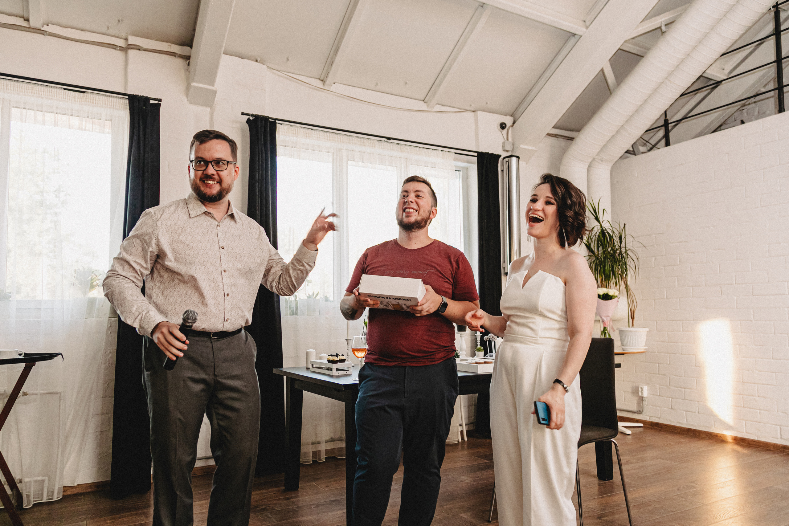 Свадьба Жени и Паши. С друзьями. Свадебный и семейный фотограф Женя Добрянская в Нижнем Новгороде