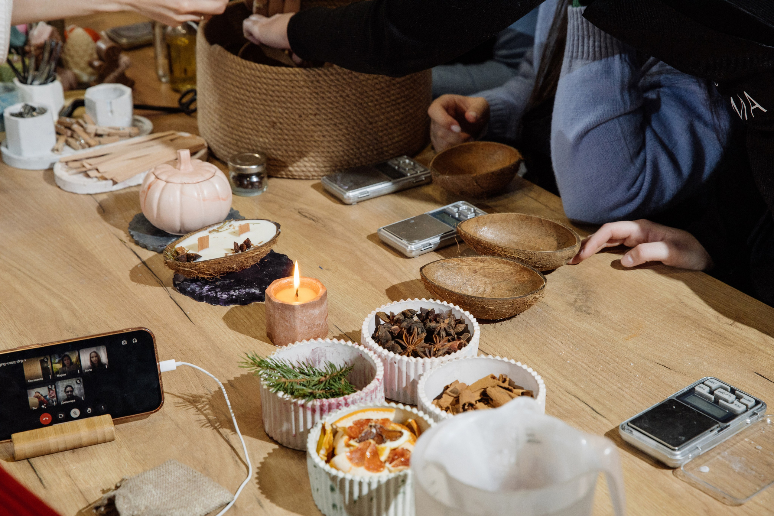 Корпоратив компании Технологии Доверия Аудит — творчество с AROMALAGE