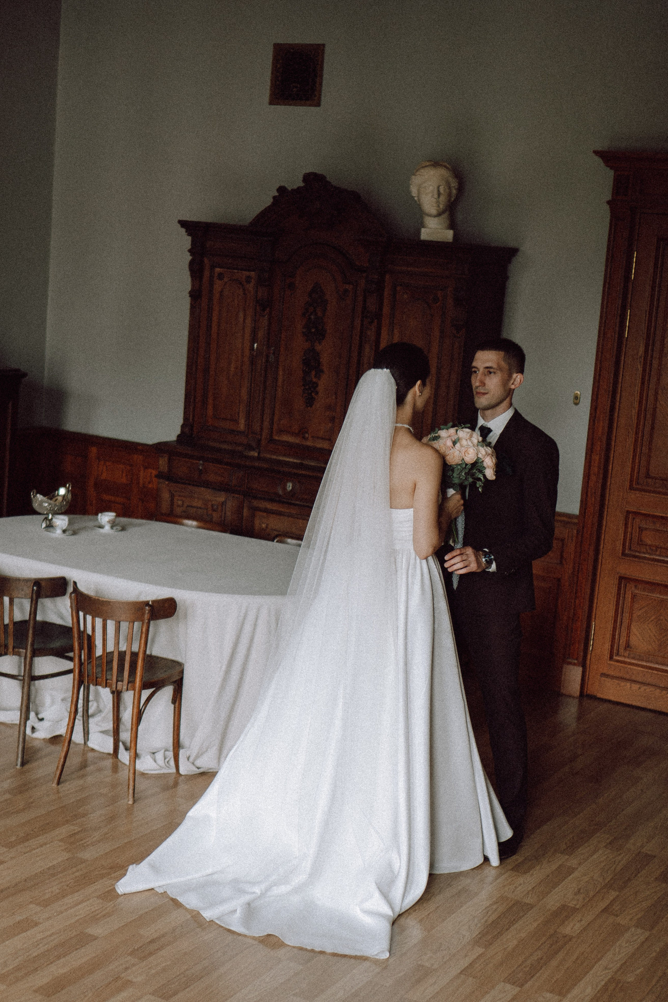 СВАДЕБНАЯ ПРОГУЛКА В САНТК-ПЕТЕРБУРГЕ (ИСАКИЕВСКИЙ СОБОР, ЗИМНЯЯ КАНАВКА, ЭРМИТАЖ И БОЛЬШАЯ МОРСКАЯ УЛИЦА). Профессиональный фотограф, Санкт-Петербург — Виктория Богомолова