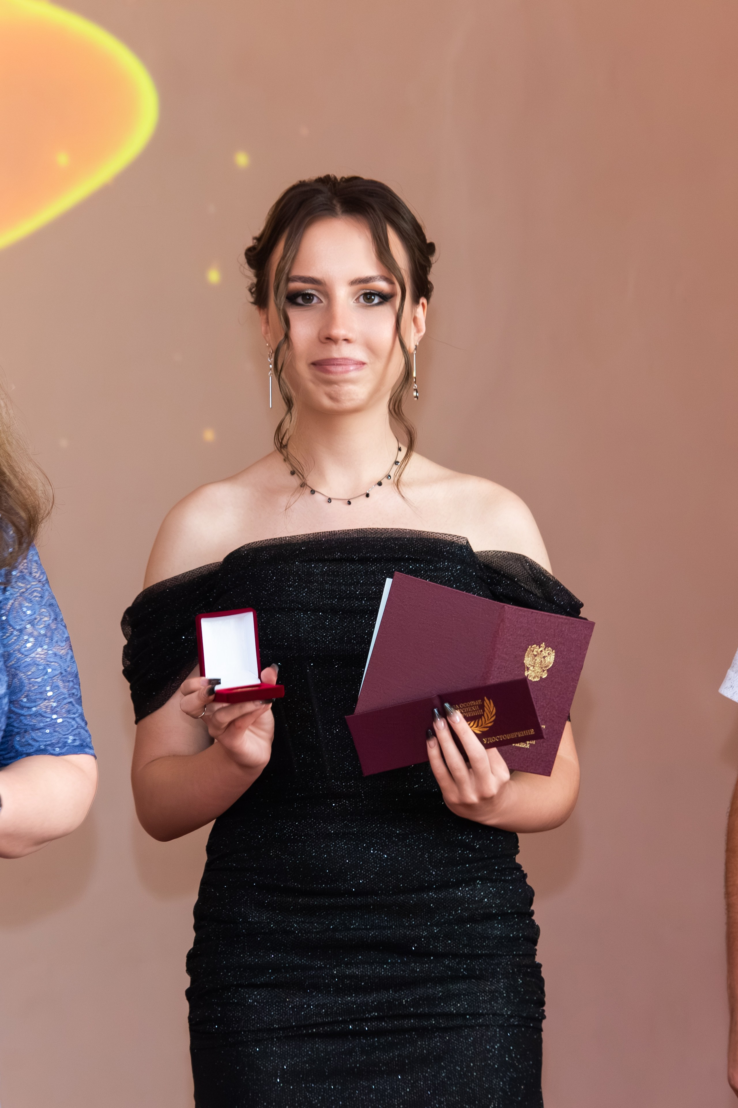 ВРУЧЕНИЕ ДИПЛОМОВ 2025 4 ШКОЛА Г.МЦЕНСК. Профессиональный фотограф в Мценске и Орловской области