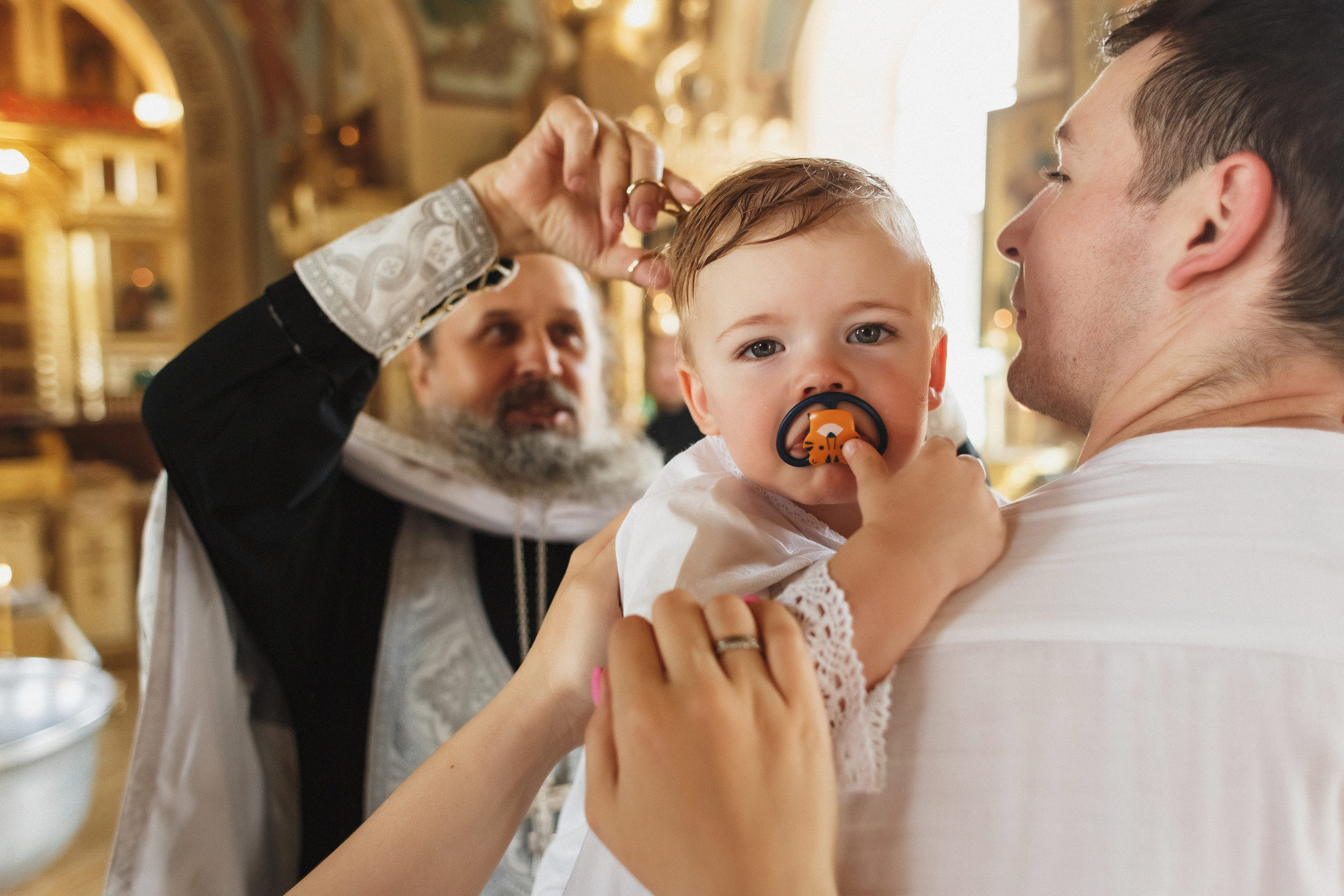 Фотосъёмка крещения Ильи в Никольской церкви Таганрога. Свадебный и семейный фотограф в Таганроге Бакарюк Антон