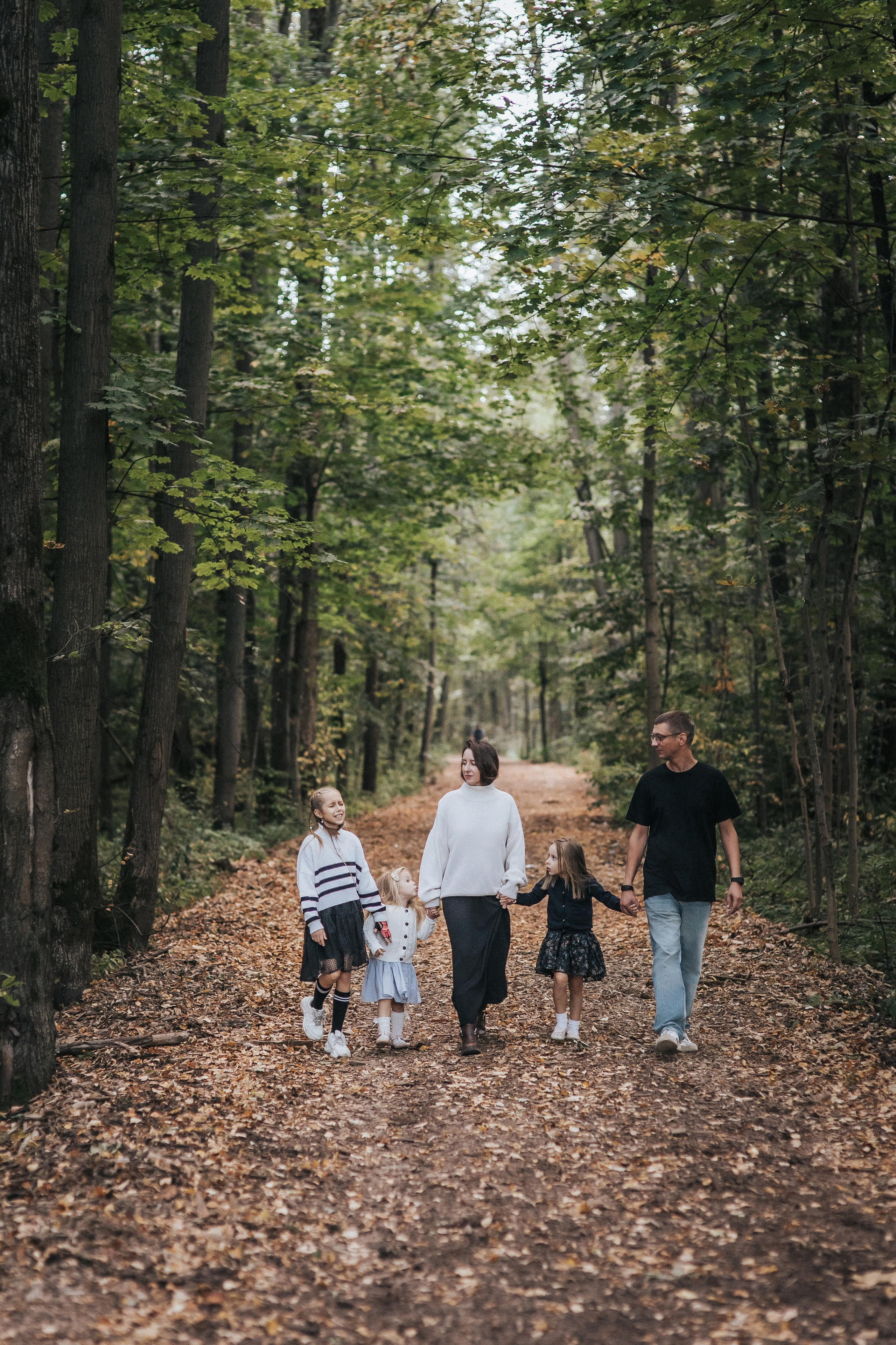 Большая семья и черный конь Султан. Семейный фотограф в Москве Наталья Чуб, заказать Фотокнигу