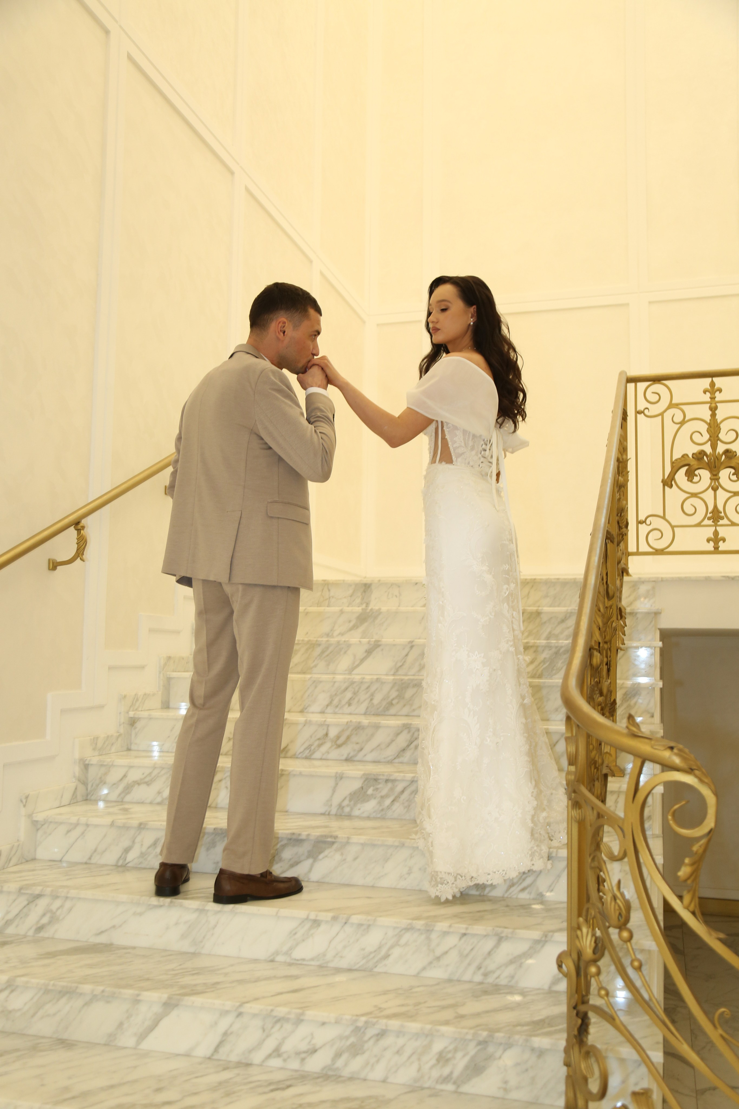 Свадебная фотосессия Андрея и Татьяны. Фотосессия в студии в Москве от профессионального фотографа услуги по доступным ценам