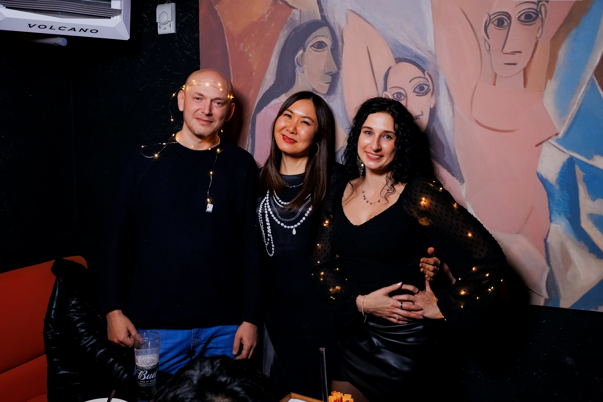 Chechil Pub в ТД Дана-Chechil Розыбакиева. Репортажный фотограф в Алматы Каюпов Сержан