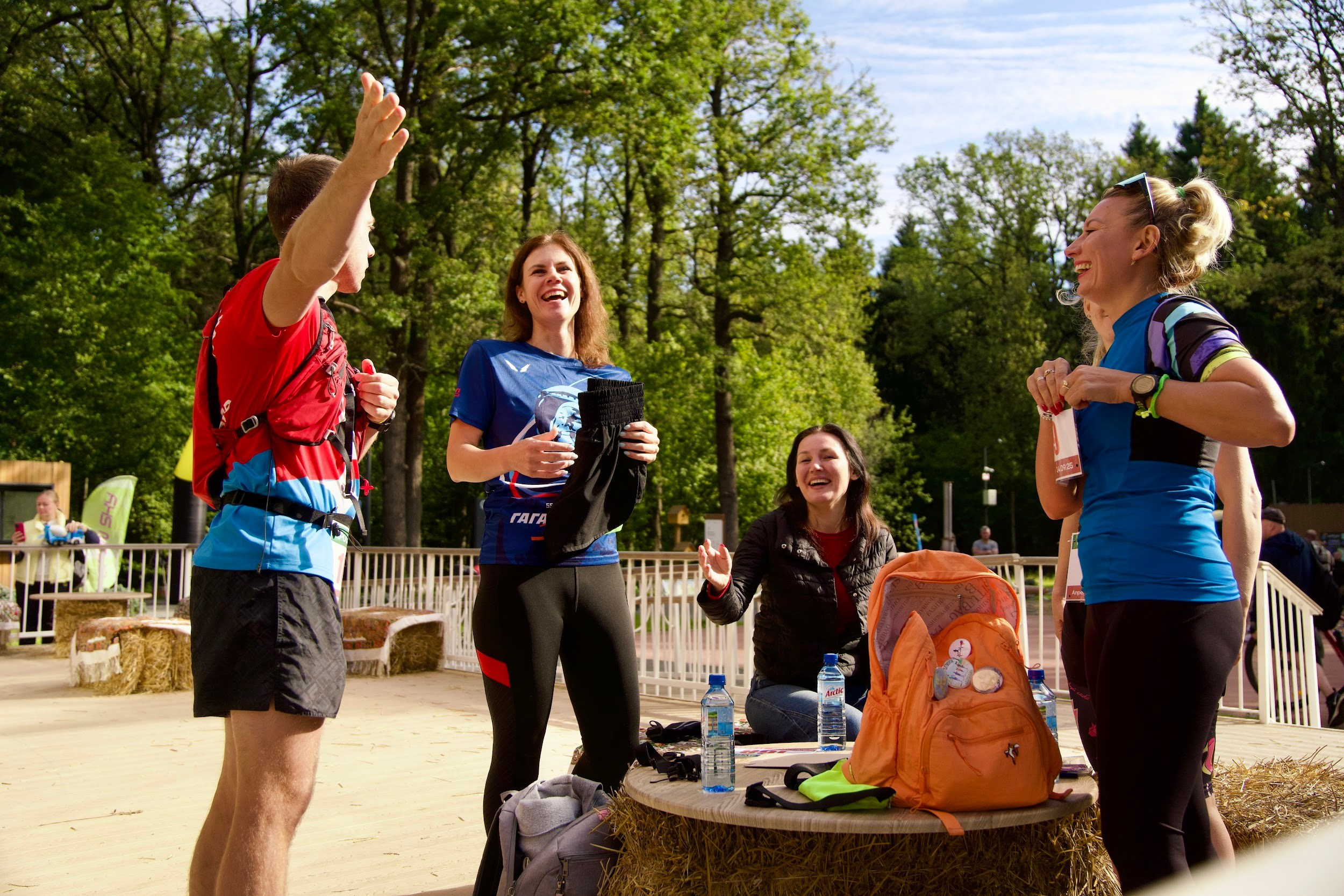 Забег в парке «Дубки». Кафе «БЕЛКА НАШЕПТАЛА». Ну оооочень концептуальное кафе