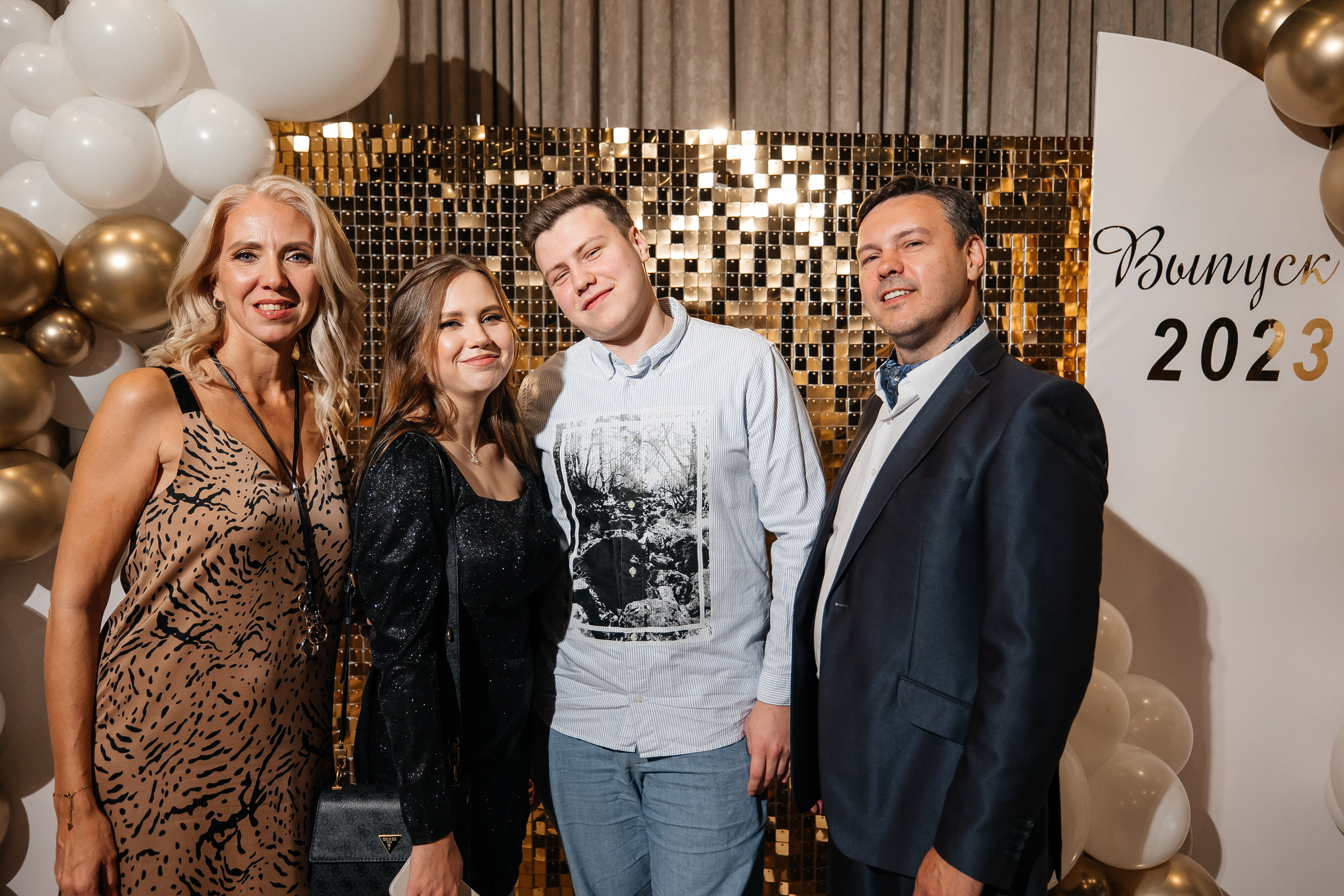 2023-06-23 Выпускной МБОУ СОШ № 10. Фотограф в Красноярске