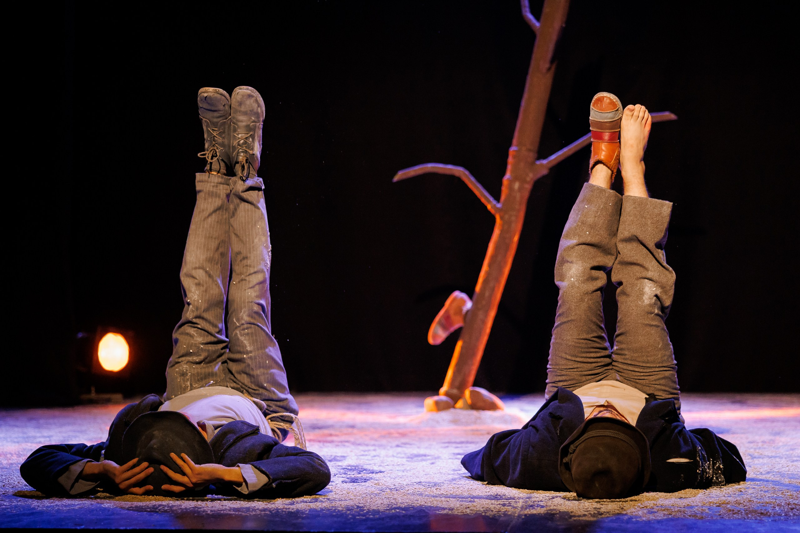 Спектакль «В ожидании Годо» от театра Д. Лица в СПб. Фотограф в Санкт-Петербурге — Сергей Петров